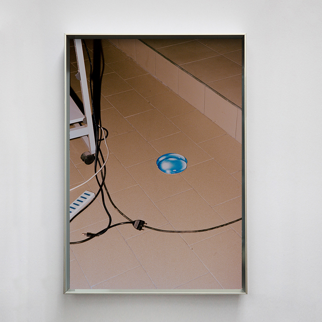 Rachele Maistrello, Blue Diamond, (office) 2000-2022, 70 x 100 cm, pigment print on Canson satin paper, edition of 5 + 2 AP, 2022