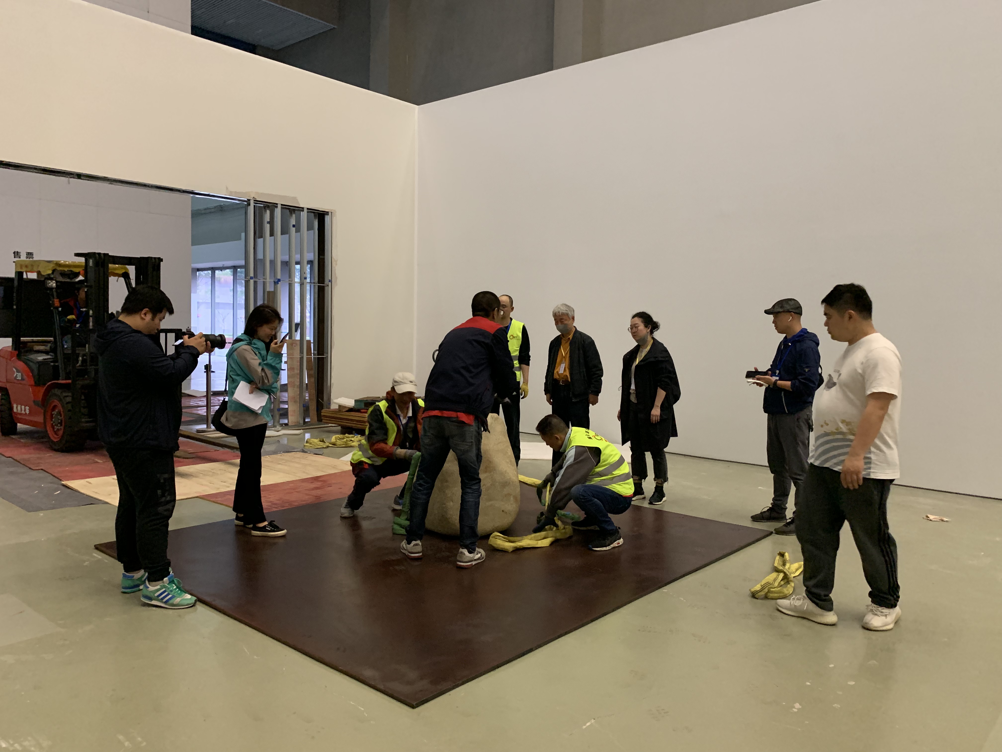 Lee Ufan, The Challenging Souls, Power Station of Art, Shanghai (2019)