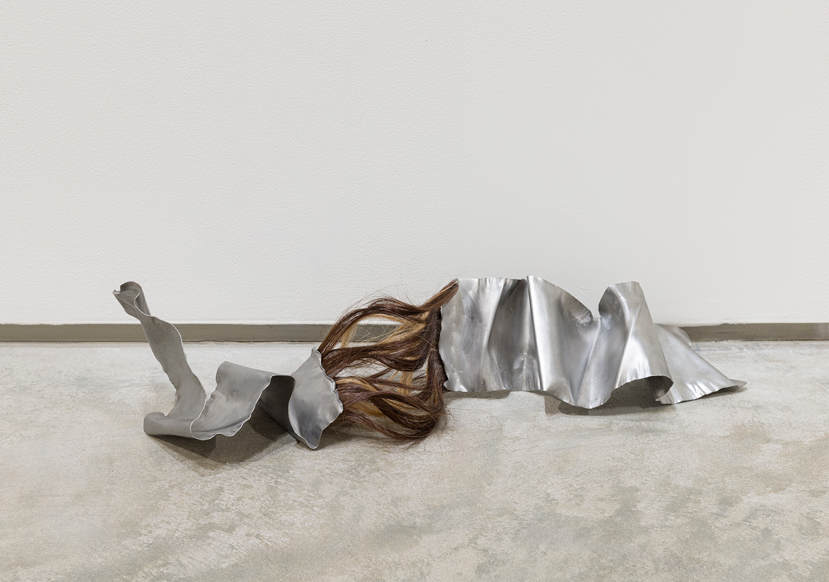 Magdalena Dukiewicz, Object#16, 2024. Artist’s hair, steel, 18 x 9 x 6 inches.Photo by Etienne Frossard.