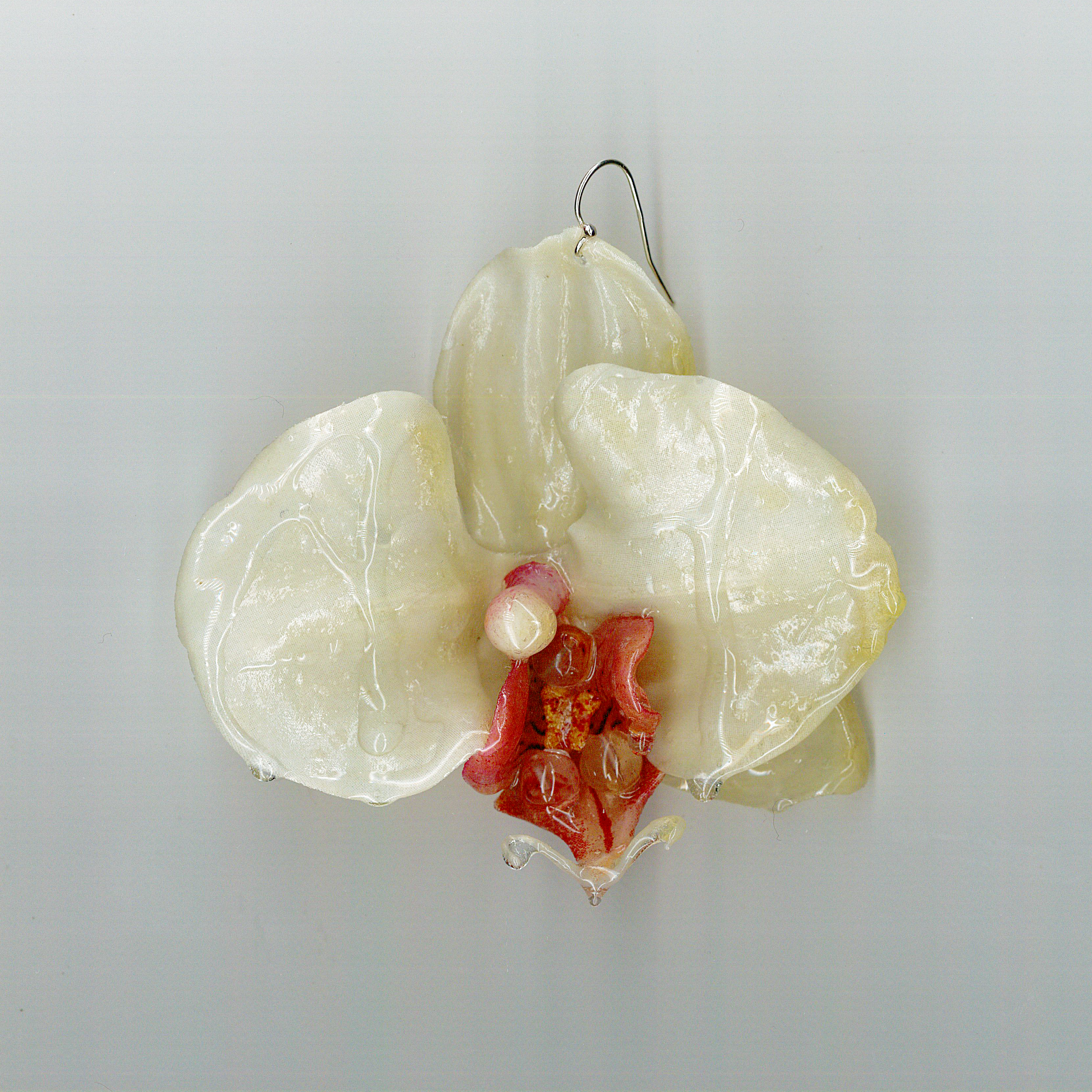 0135-00 SOAKED ORCHID EARRING | large size available on https://www.caycollective.se/collections/mjolkshake