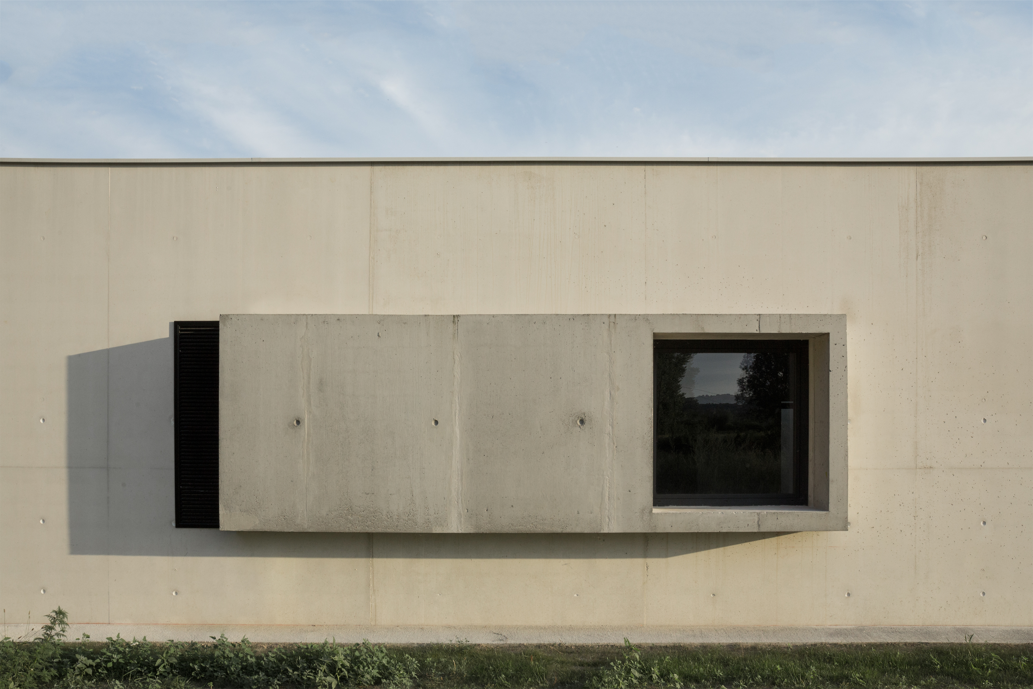 Stade de Collonges, L'Isle d'Abeau, Lis & Daneau Architectes