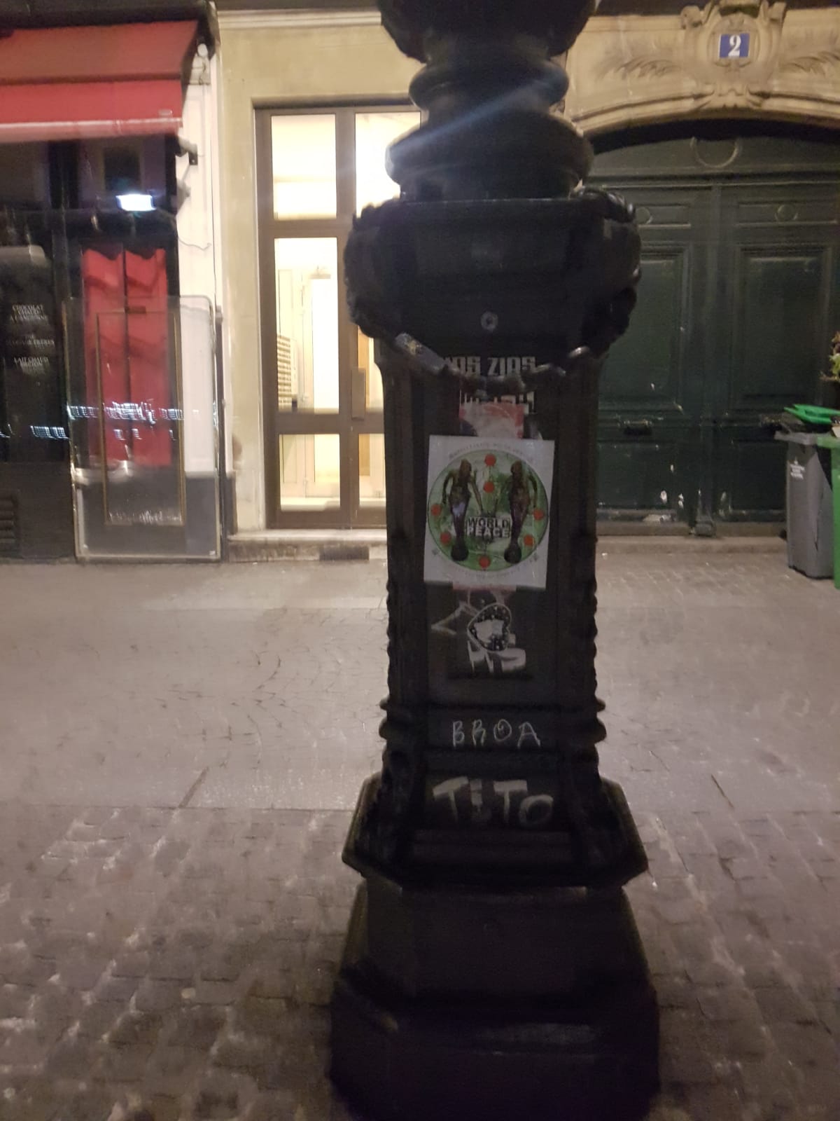 paris poster action