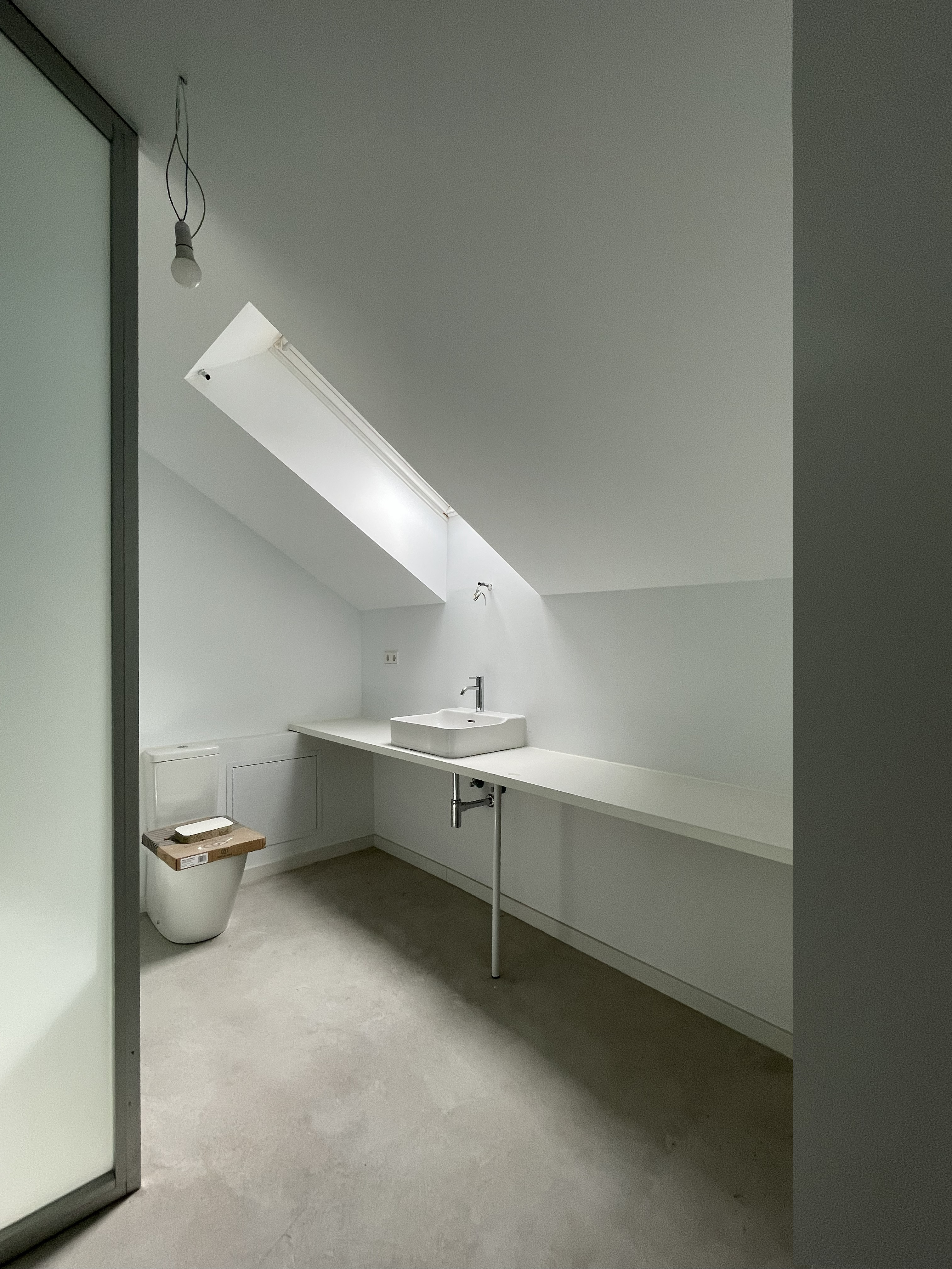 [CasaVH], interior + energy renovation – Valladolid, (Pic.: MONTAJE) 2025.