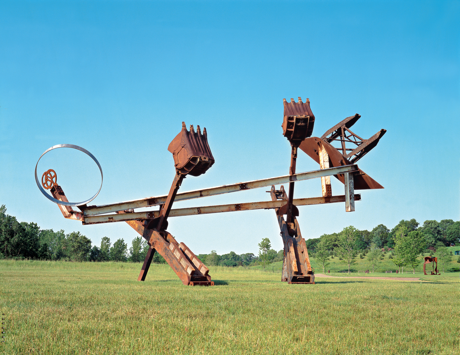 Johnny Appleseed, 1992 Steel, 23 1/2' x 22' x 44' Collection of the artist. Photograph ©Jerry L. Thompson.