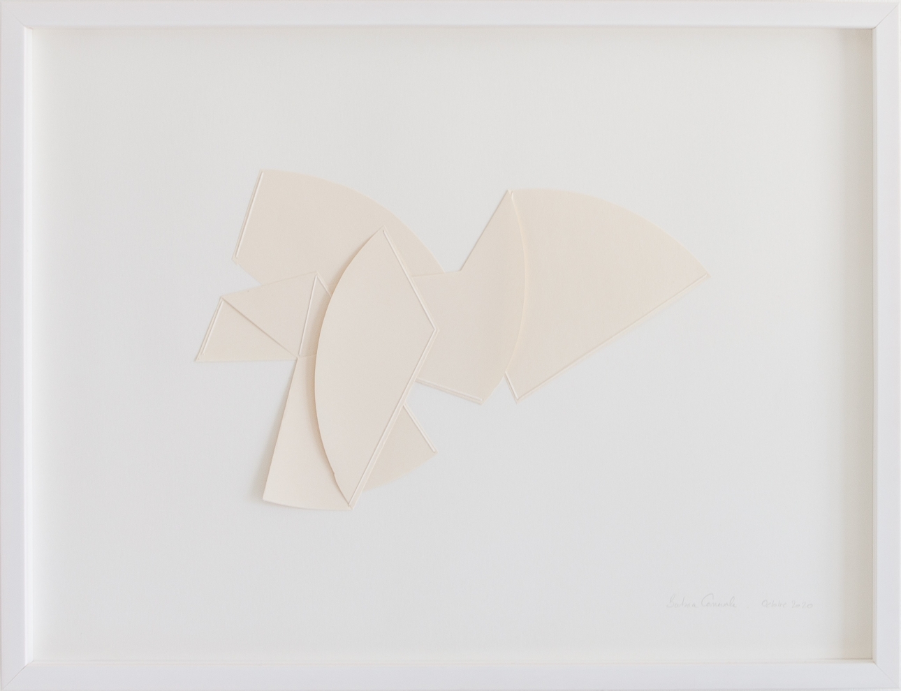 Galerie Françoise Besson - Barbara Carnevale - Volume, 2020 - Cercles de papier incisés et cousus au papier - 40 x 42 cm - Courtesy de l'artiste et de la Galerie Françoise Besson