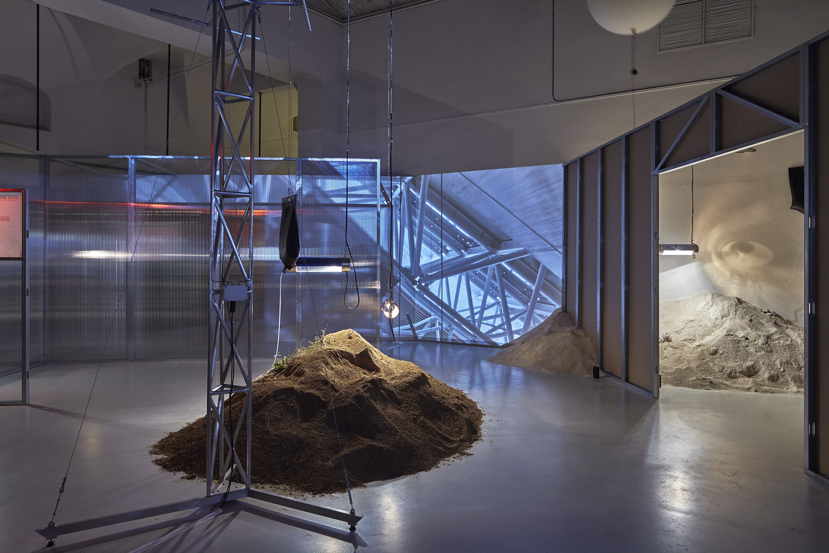 The Crystal & the Blind - Hugo Deverchère