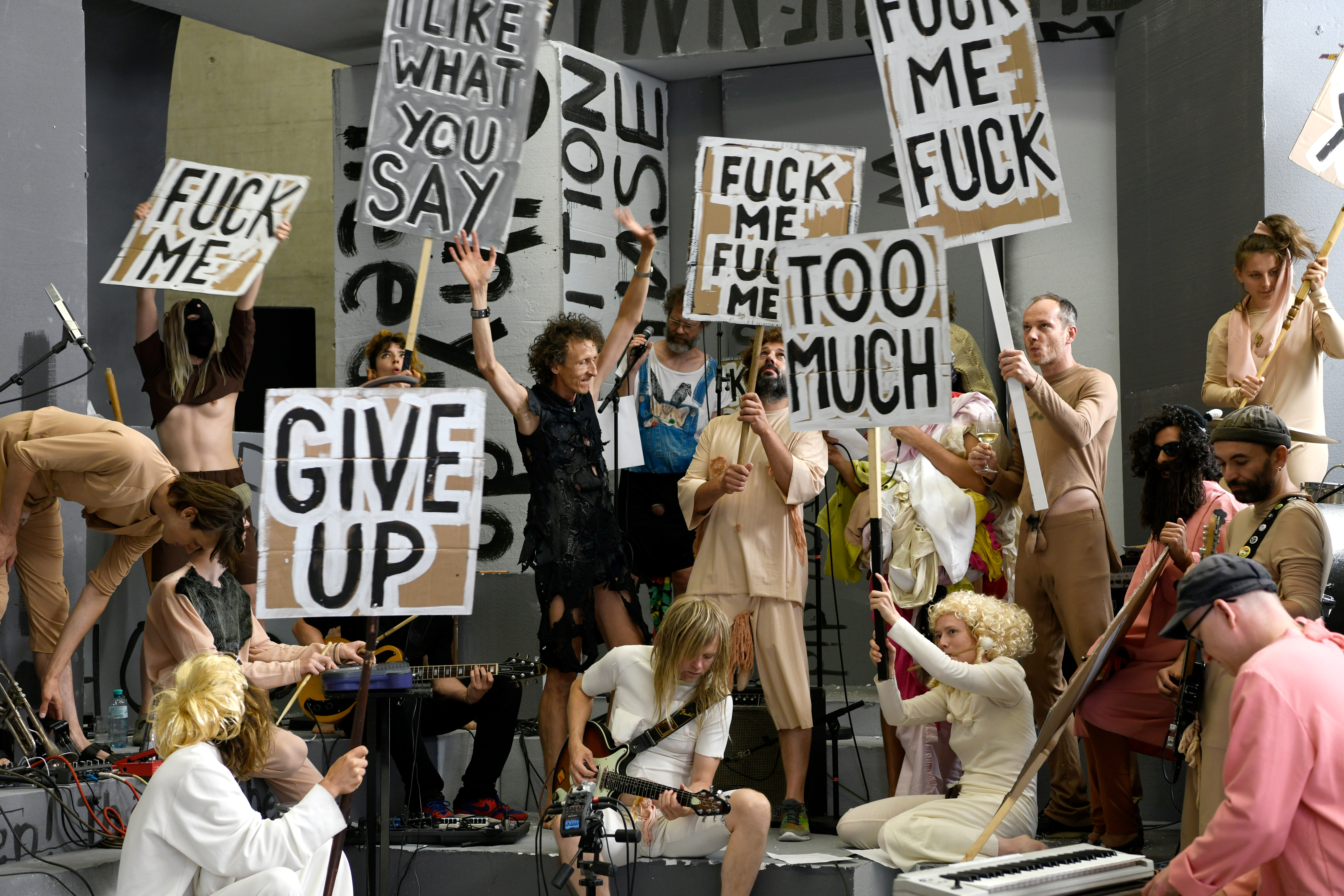 Stinking Dawn, Gelatin, Liam Gillick, 2022, Film, 92 min