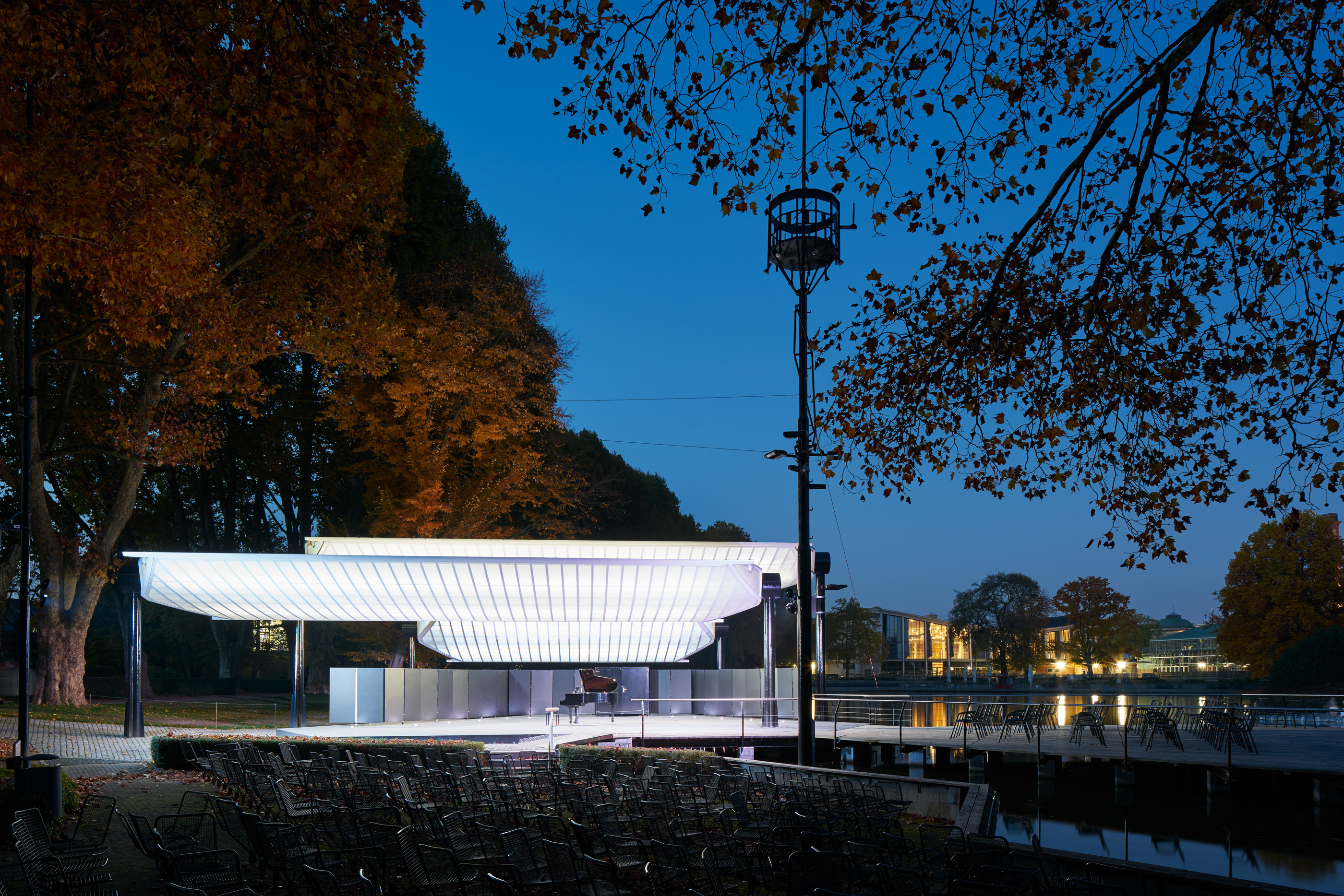 Seebühne im Stadtgarten. Kunde: Stadt Karlsruhe / Thomas Fabrinsky.