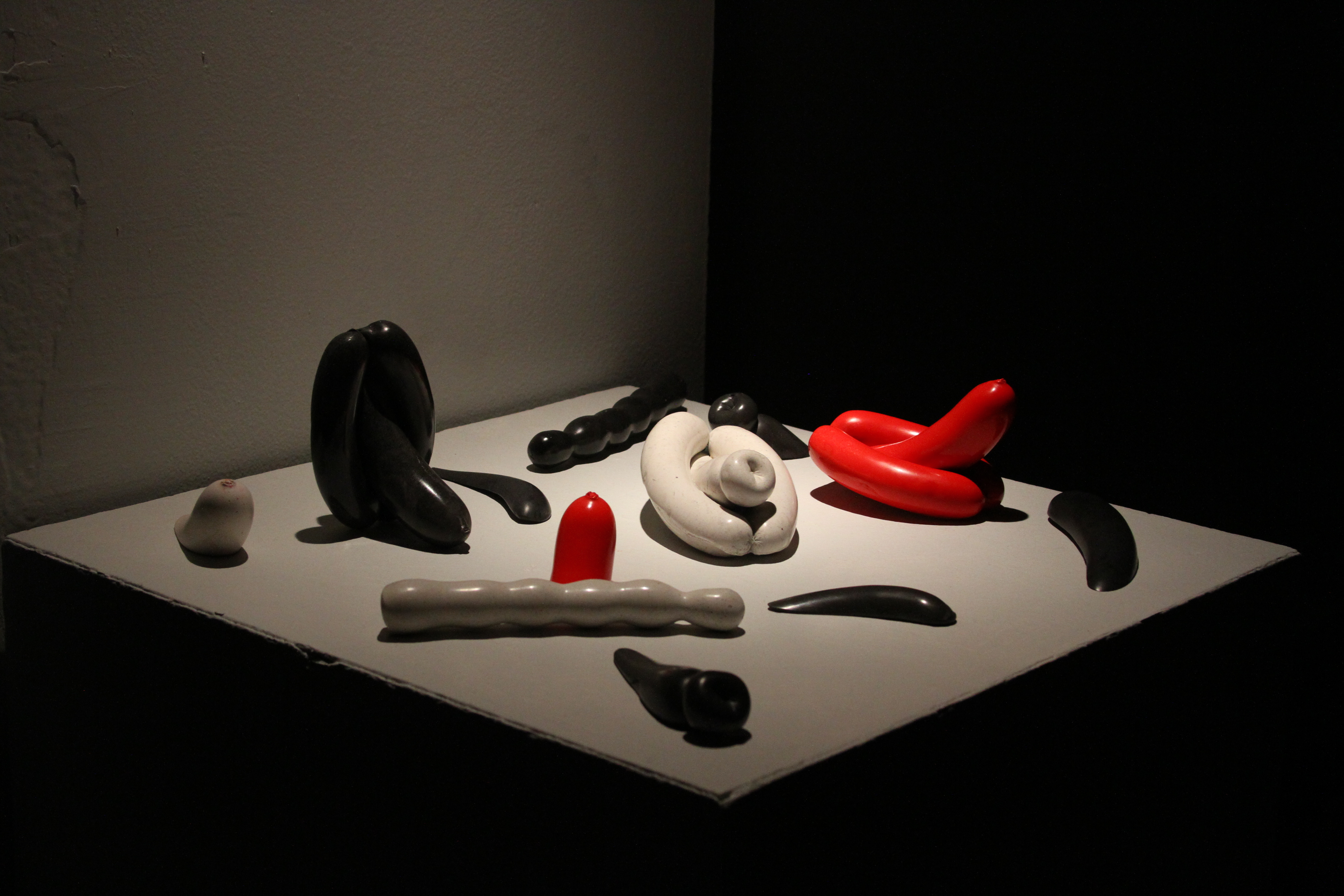 Baloon Sculptures: Jesmonite, Pigment, Marble Powder.