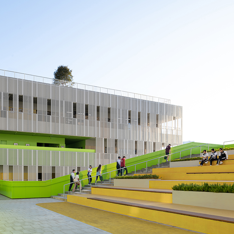 the loop: roof terrace on the library building (tower B)