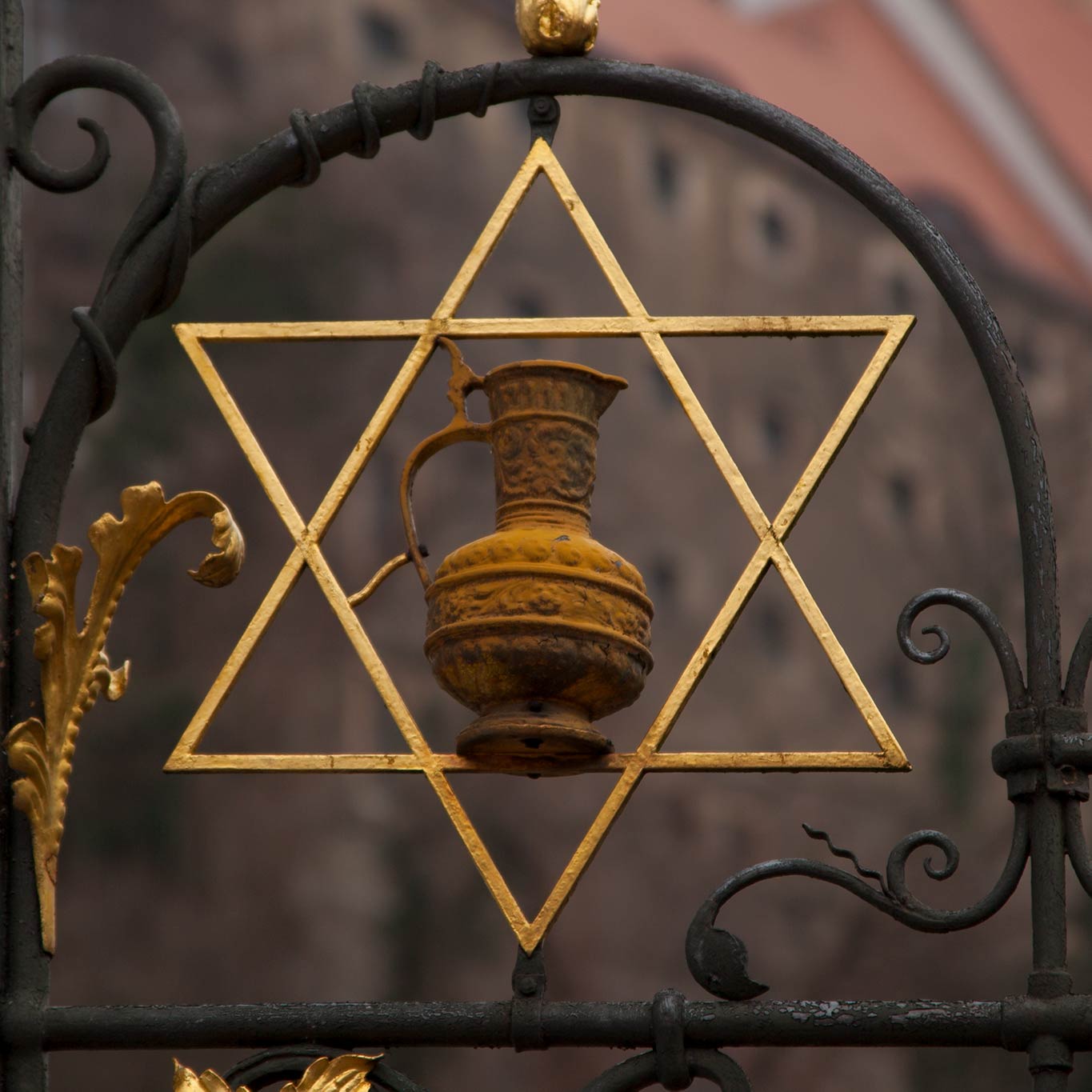 Sign 18/30 (Sign of the Pup Winkelkrug, Meißen), 2014, carbon print, 40 × 40 cm