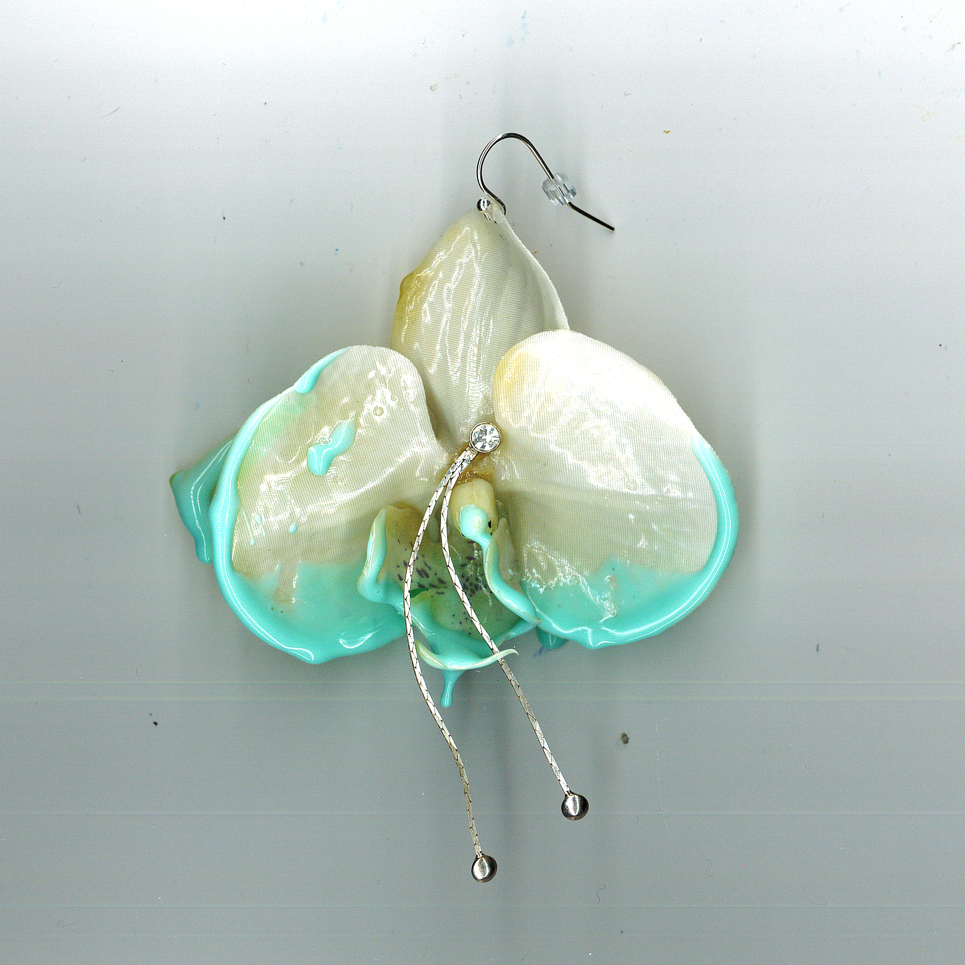 0073-03 MILKY EARRING | 210 sek/pc