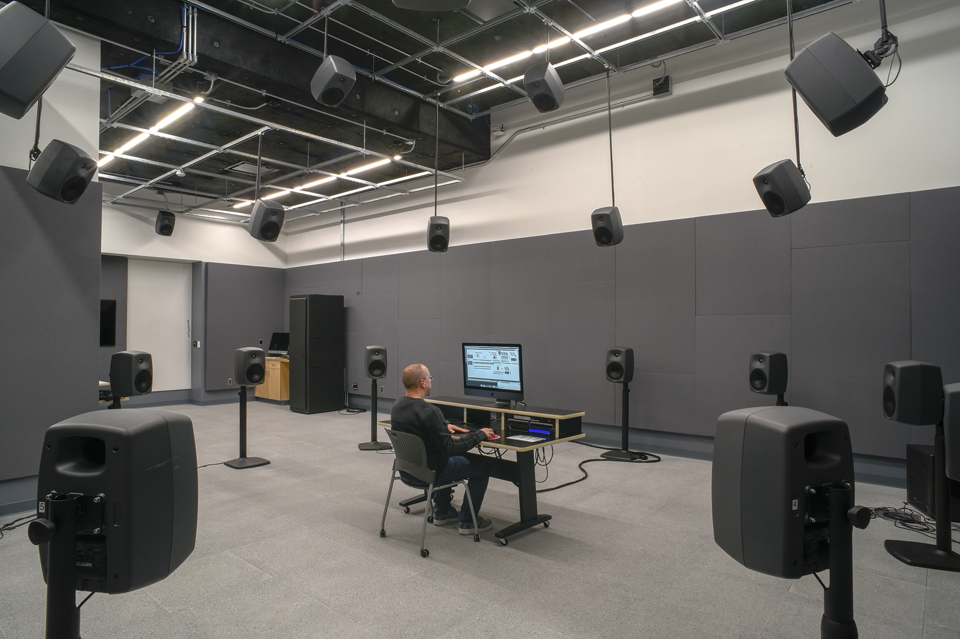 ︎︎︎ RISD Studio for Research in Sound & Technology (SRST)
