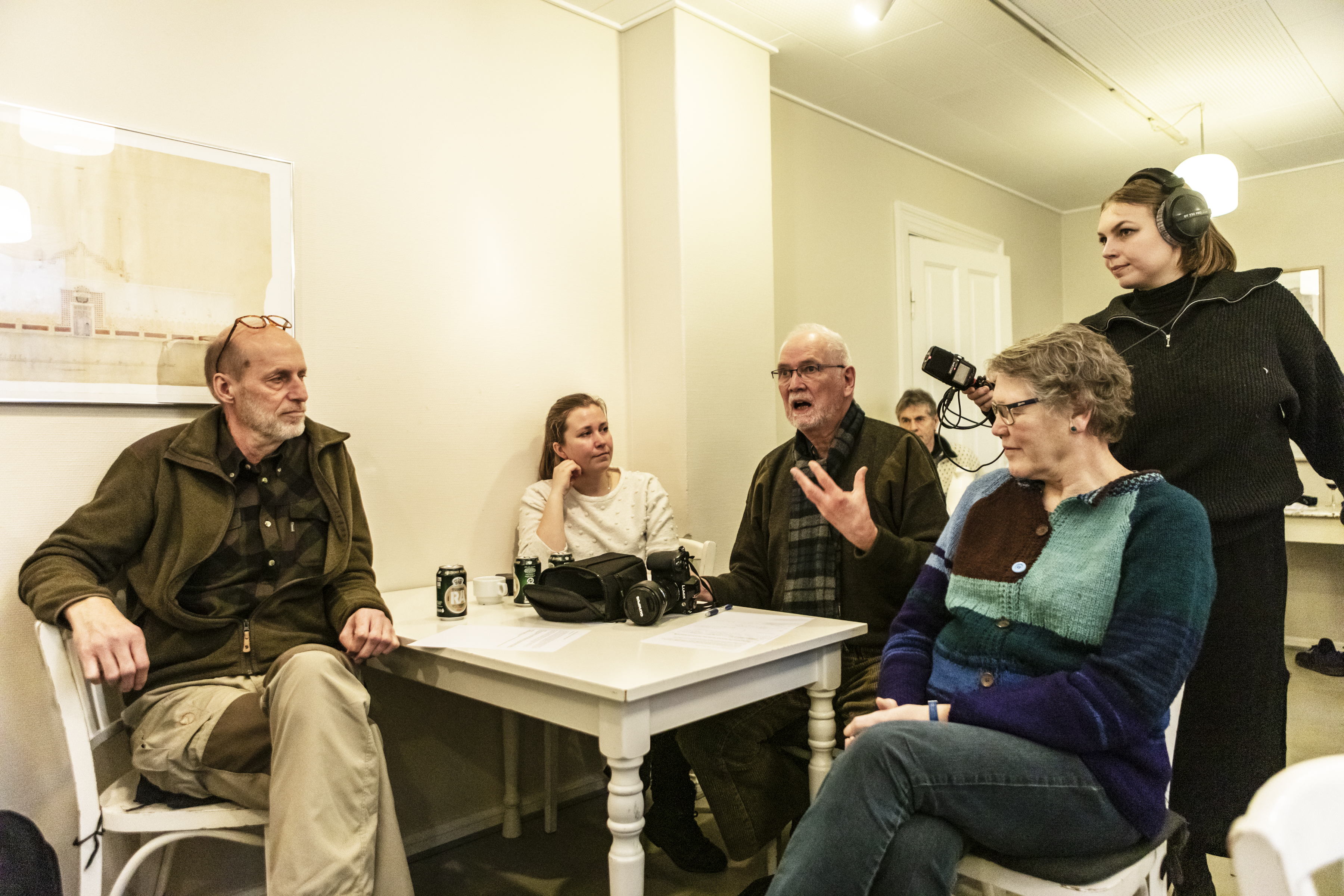 Documentation of public presentation and walking workshop - From Albisola to Læsø by Vermeir & Heiremans and Luke Mason, Silkeborg Bad, Silkeborg, 2020 (photocredit: Niels Fabæk)