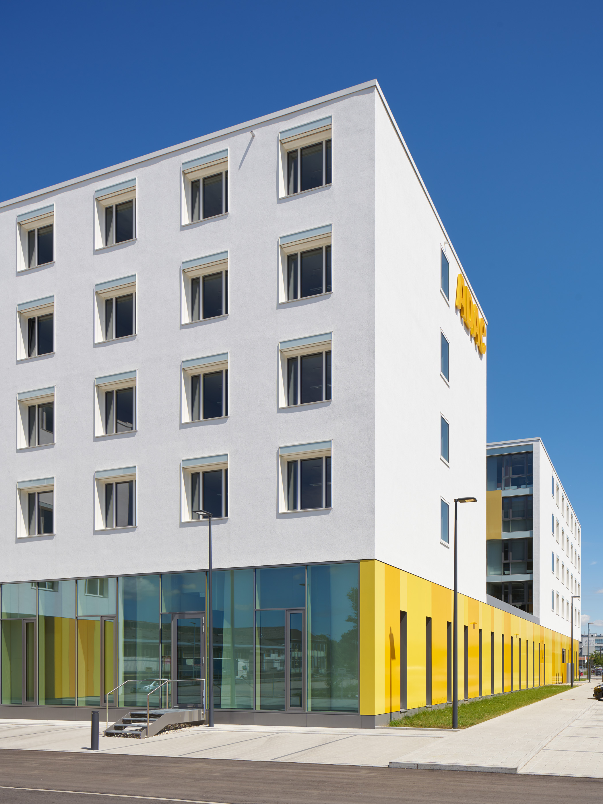 ADAC Bruchsal. Kunde: Assem Architekten.