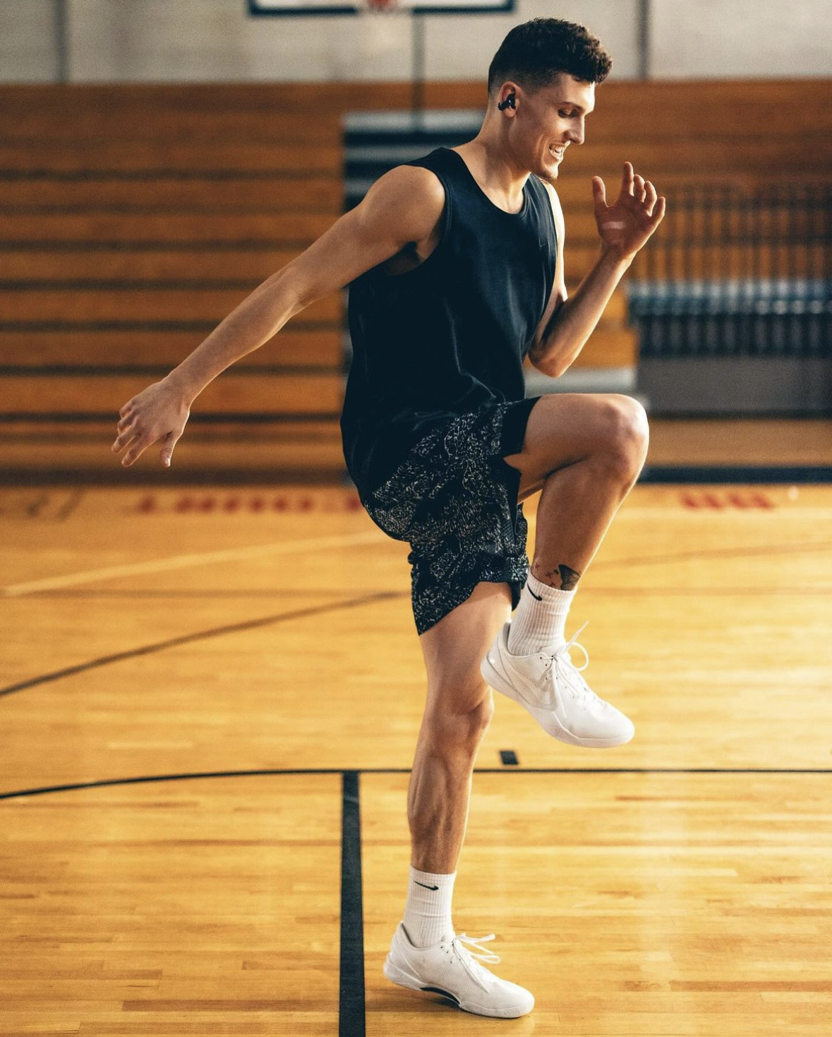 Art Direction. Graphics: Michael Morse