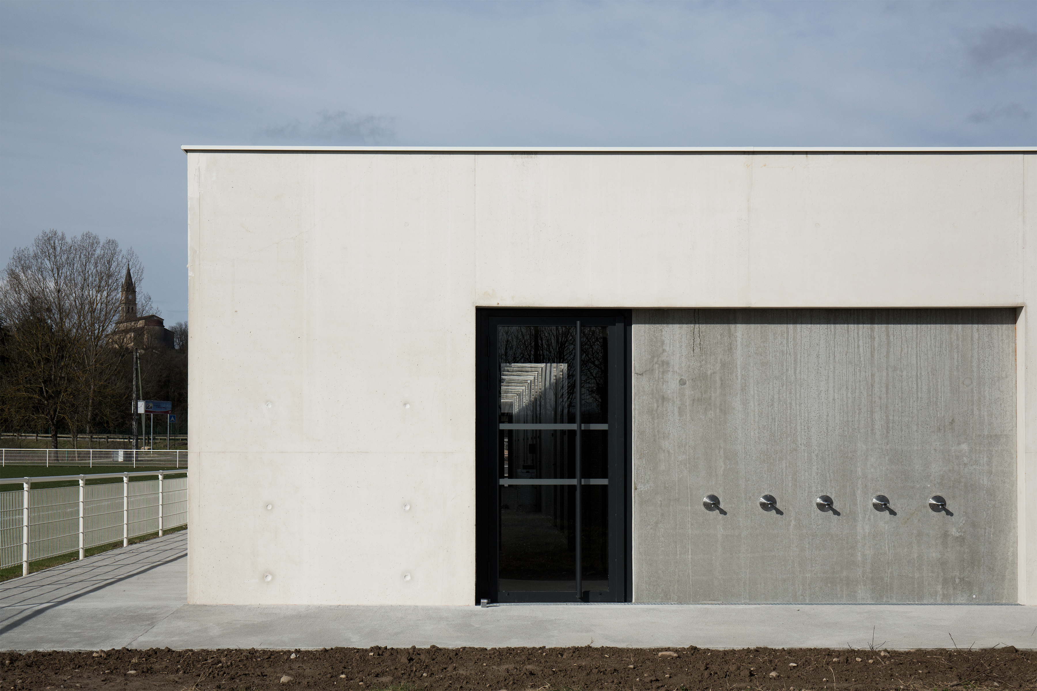 Stade de Collonges, L'Isle d'Abeau, Lis & Daneau Architectes