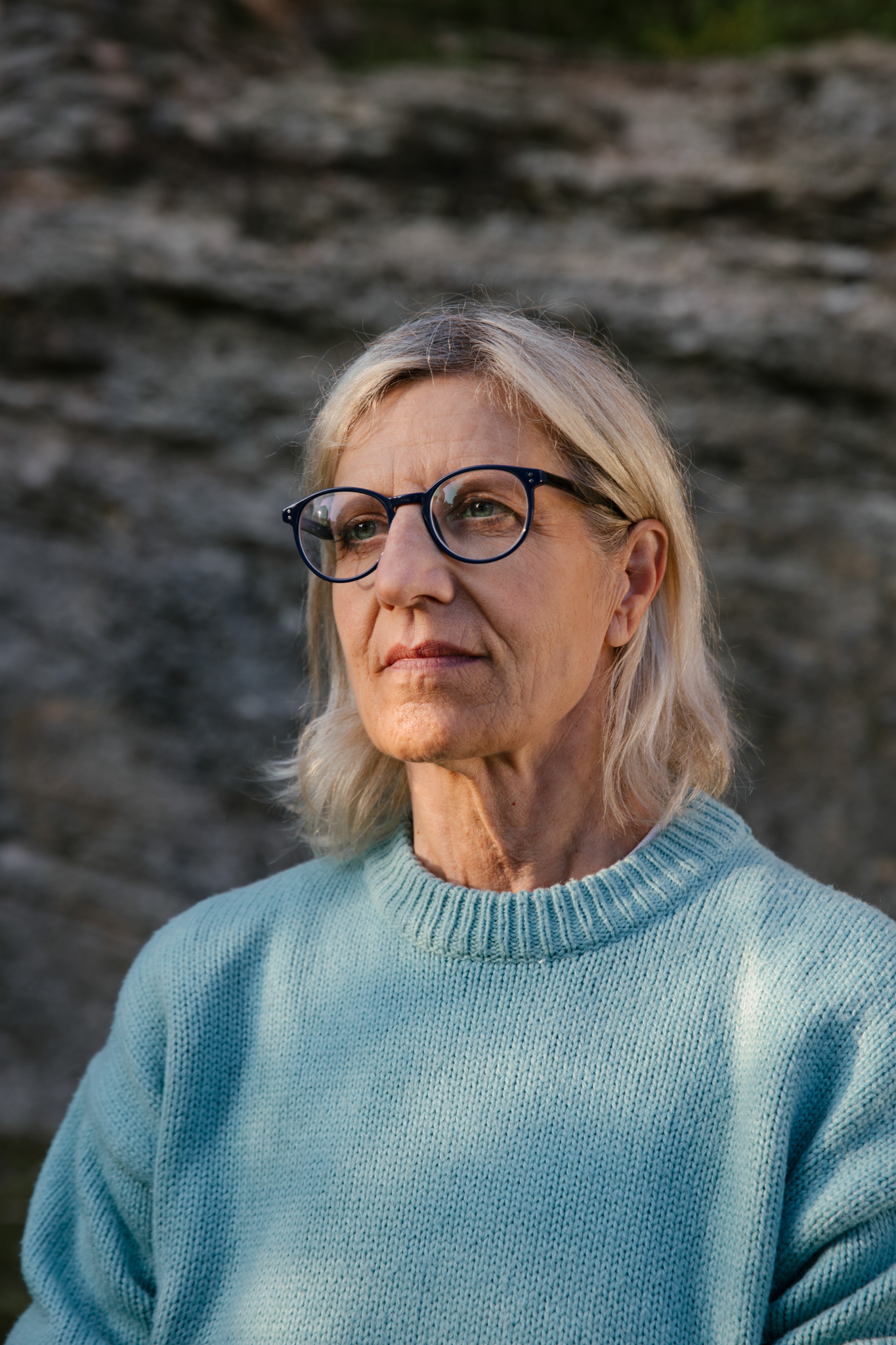Luisella Lupano, archeologist, by the remains of the large Roman villa known as Grottoes of Catullus. She works permanently in the site and, as she said, knows almost every stone there.