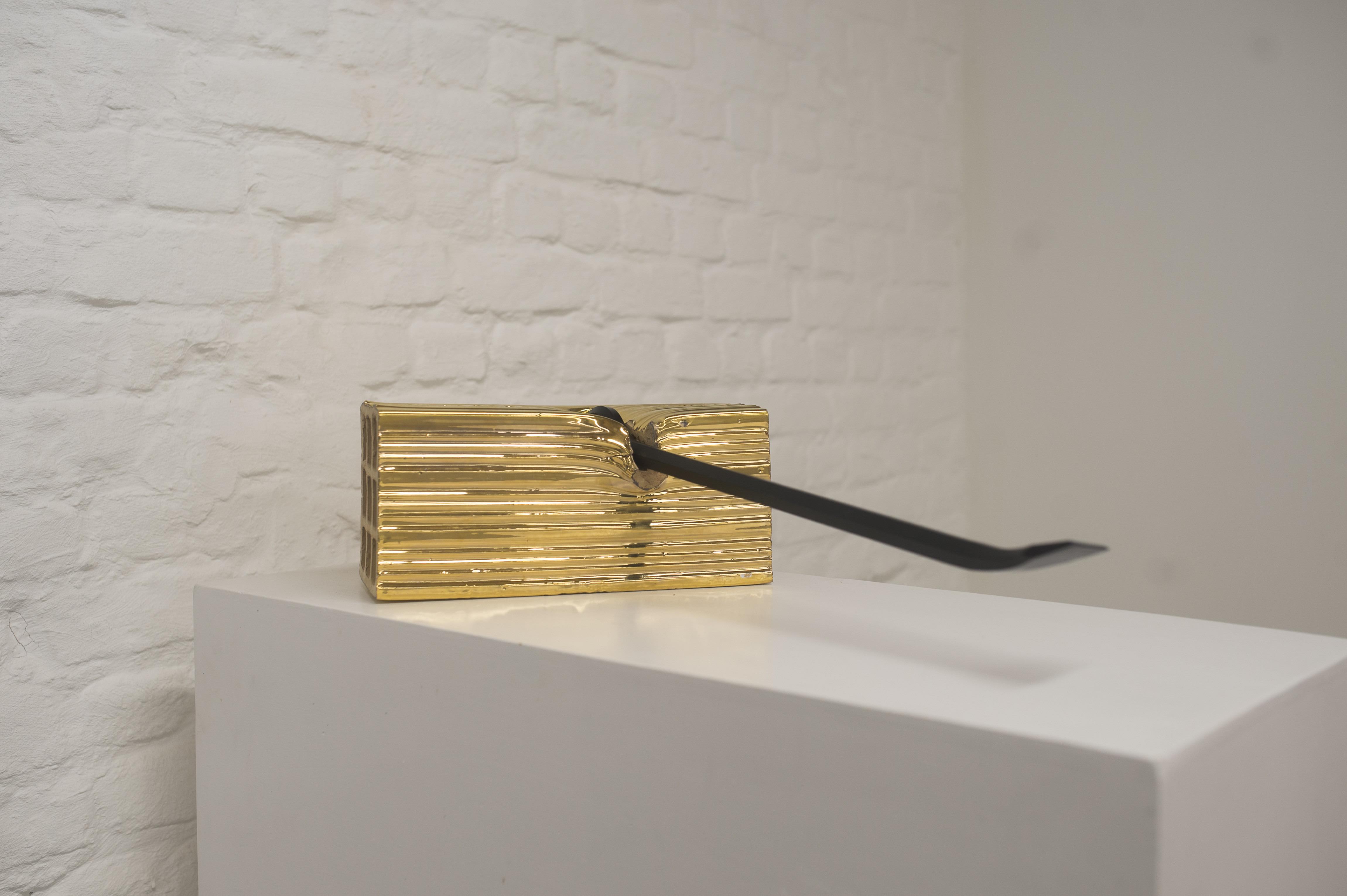 Piedediporco, 2018, mattone forato, terza cottura oro, piedediporco