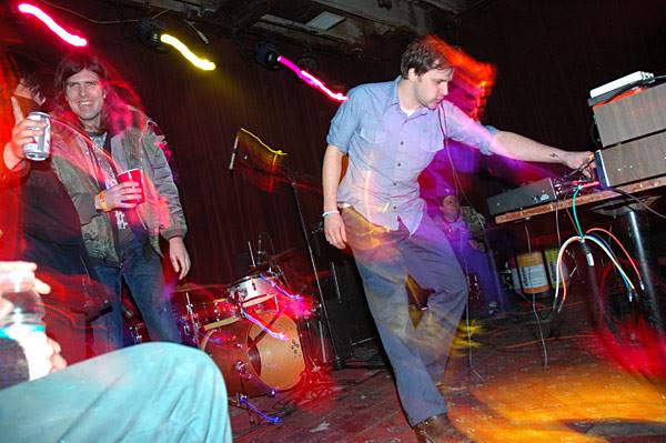 edging dilloway to the edge no fun red hook  2004