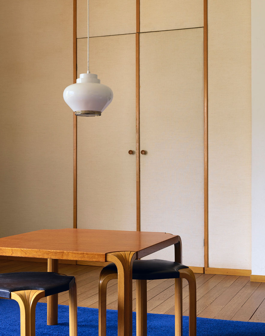 ALVAR AALTO - MAISON LOUIS CARRÉ - BAZOCHES-SUR-GUYONNE. FRANCE