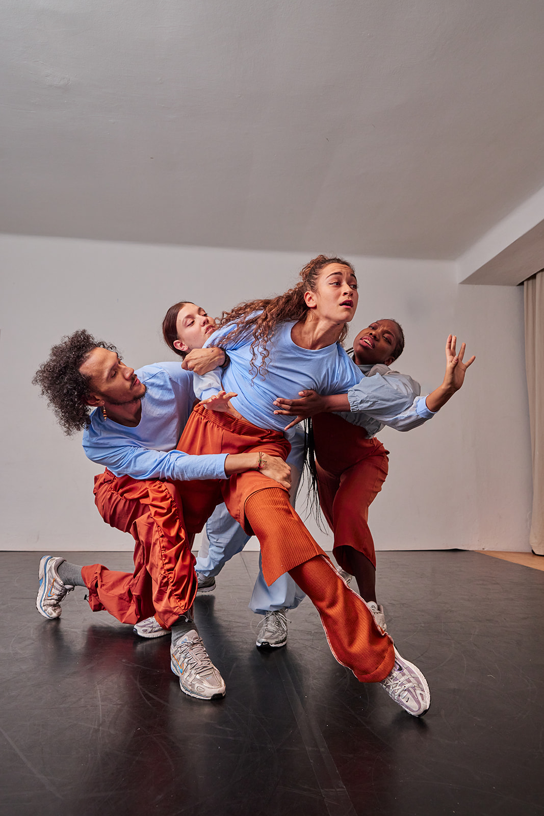 Vakuum Photo — Potpourri Dance