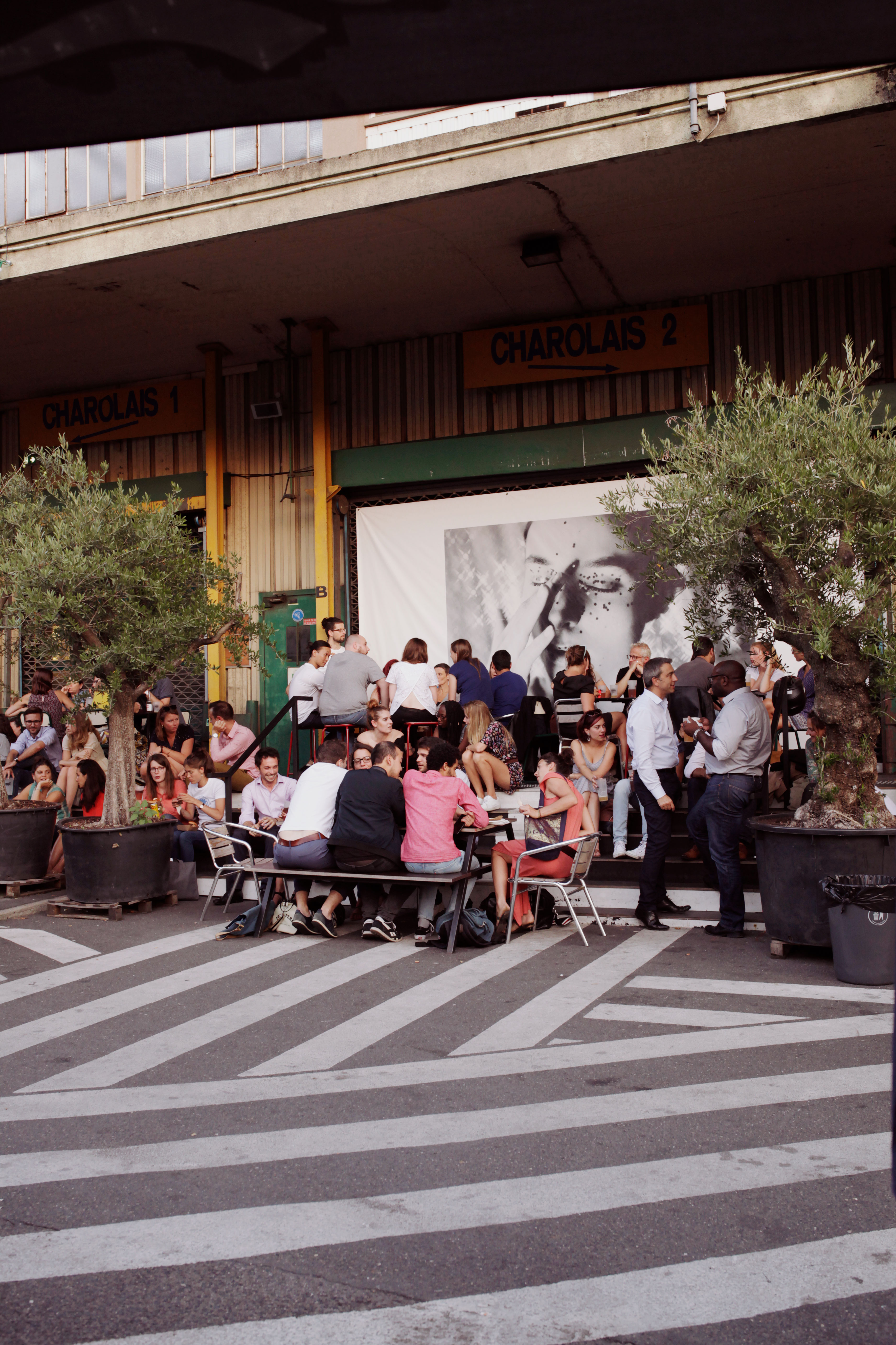 Best Bars in Paris for Travellers & Students – Hostelworld