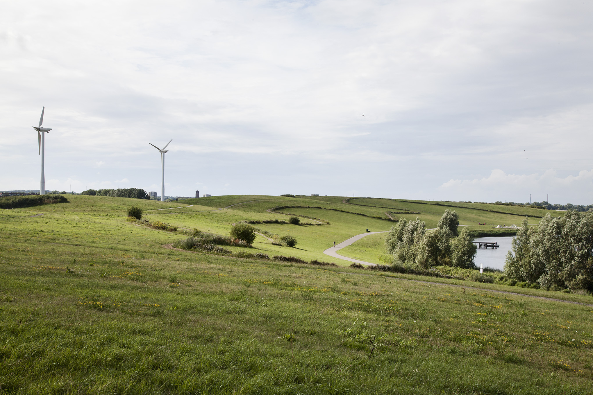 Haarlem, Noord Holland (Netherlands) The landfill was closed for the first time in 1978 but was temporarily reopened in 1996. In 1998, the activity stops for good after which the site is cleaned and sealed to be redeveloped into a recreational area.