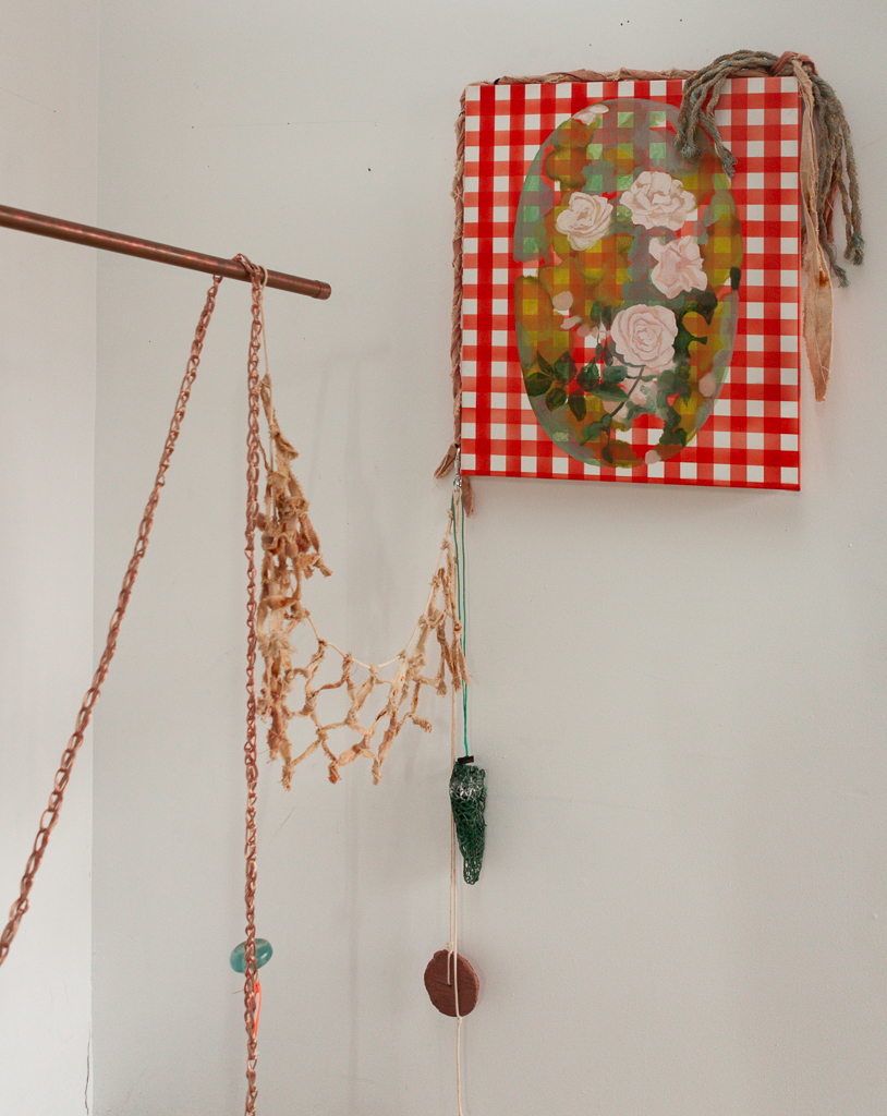 No bed of roses, mixed media assemblage, variable dimensions, 2021.