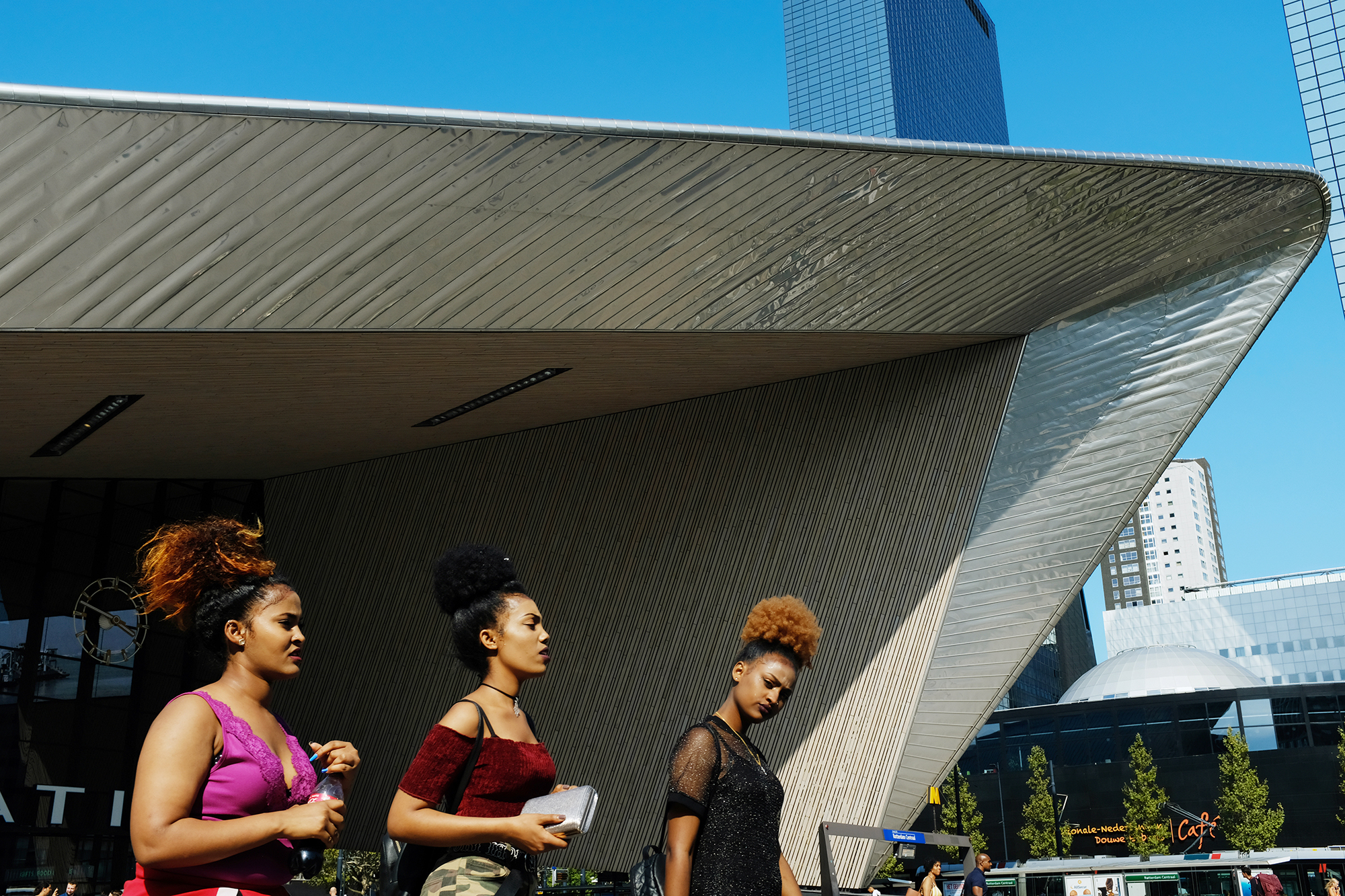 Philippe Sarfati-architecture photography-photographer-photography-street-documentary-architecture-benthem crouwel-rotterdam centraal-train station-geometry-bold-netherlands-women-tilt-trio-steel