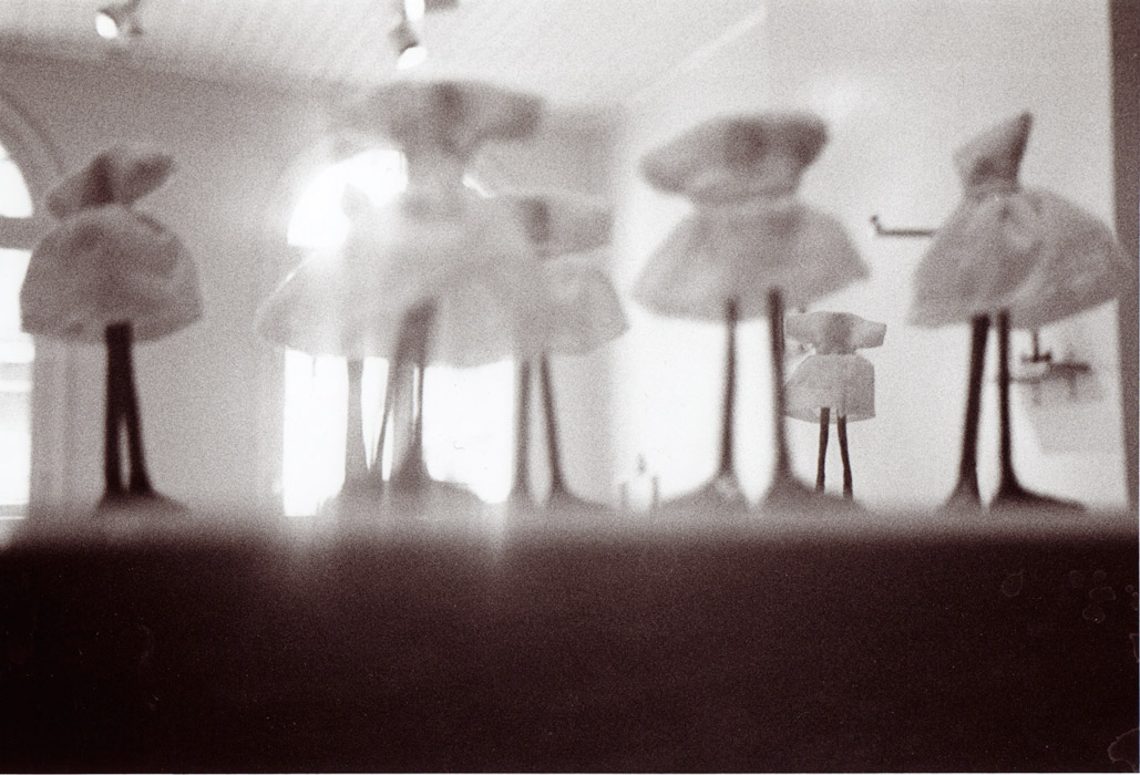 Dresses, muslin, copper, each figure approx 5cm high