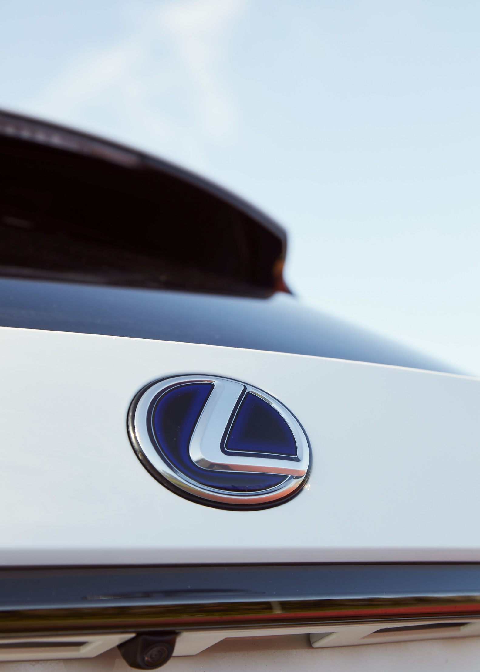 LEXUS