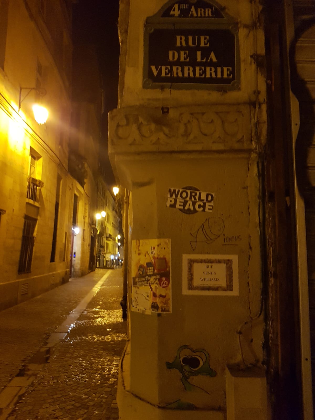 paris poster action
