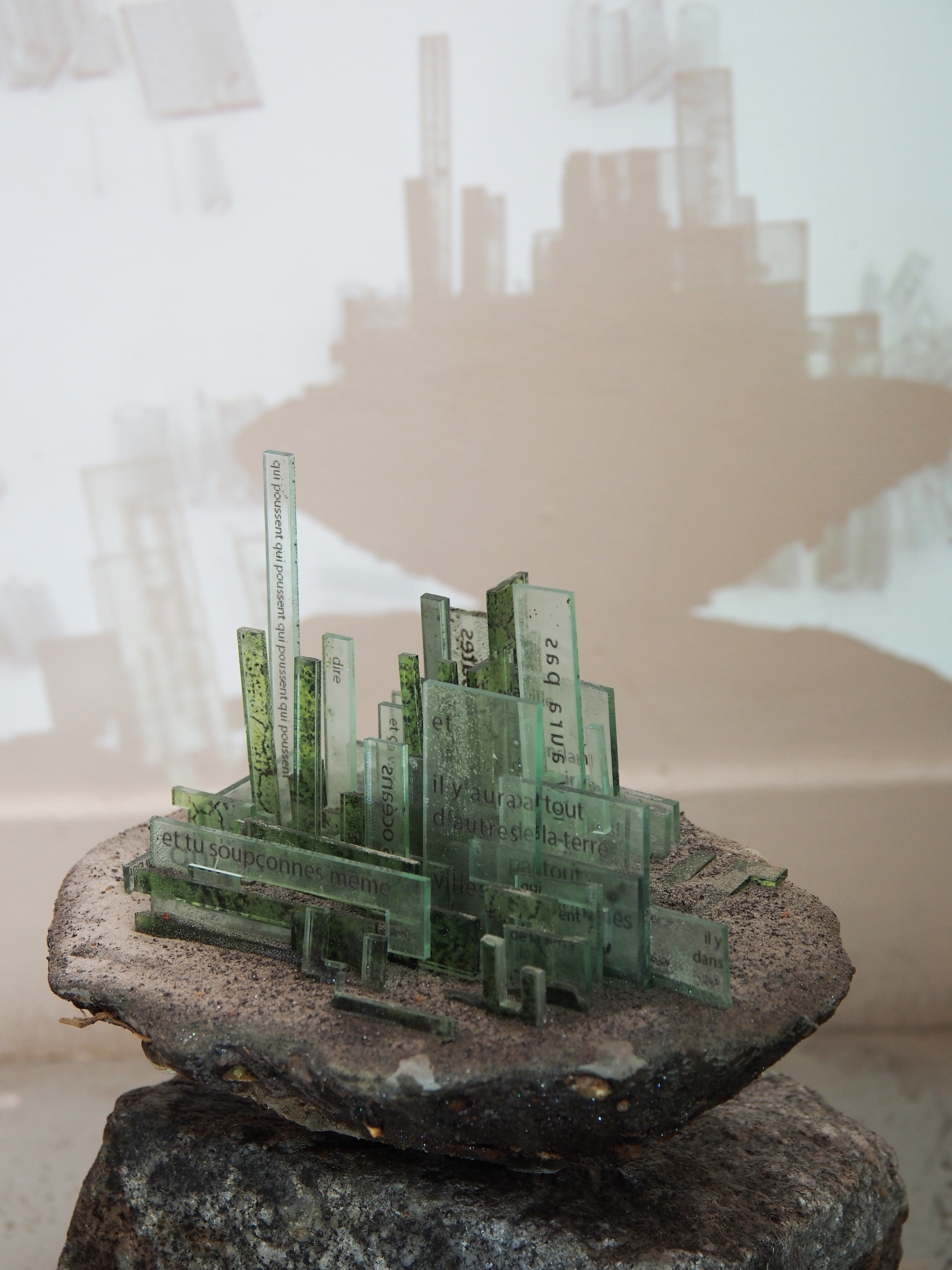 Alexia Antuofermo et Christopher Alexander Kostritsky Gellert - Villes Verrières - Archipel désert - (détail) 2020-2022