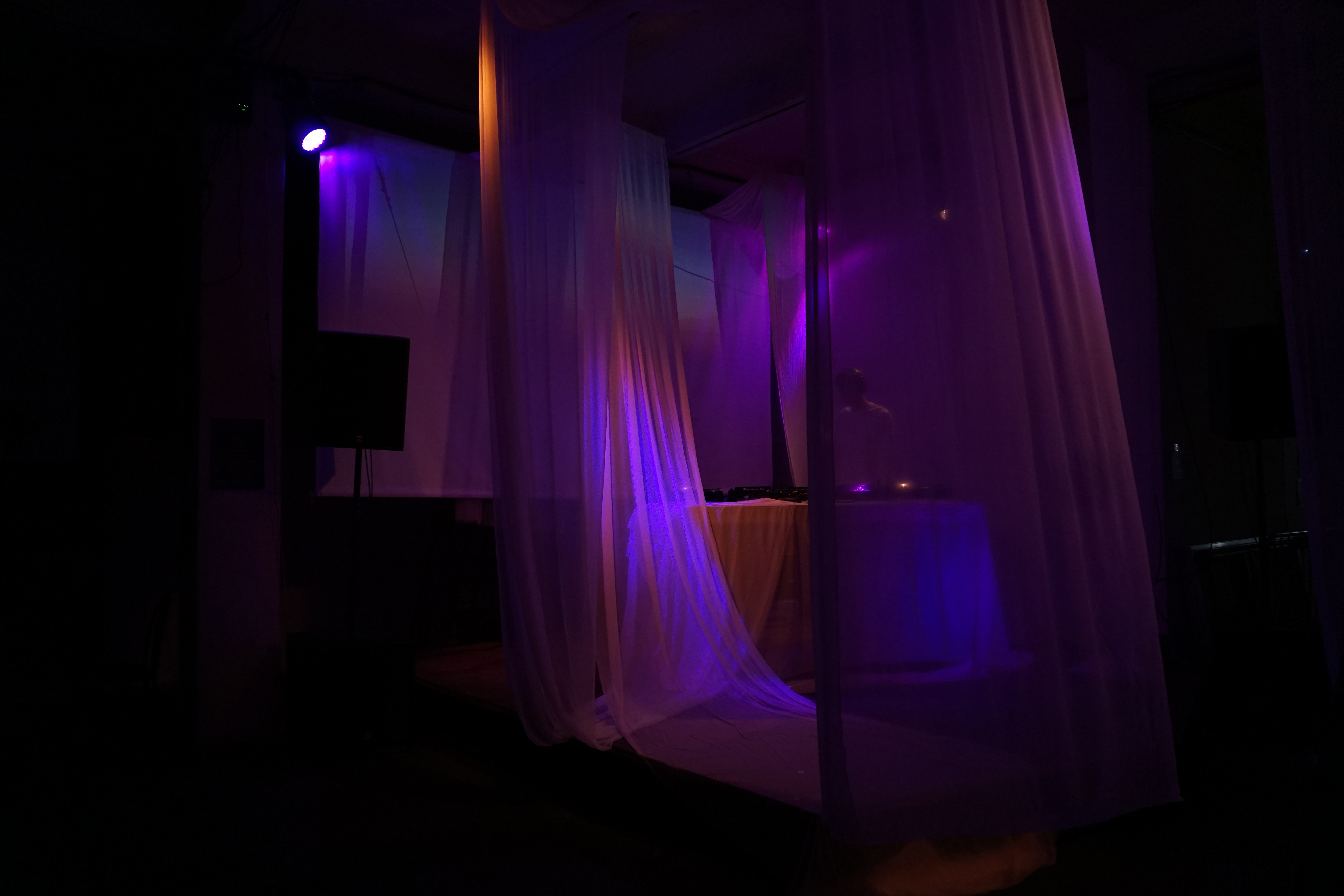 Scenography for RadioSofa, Le Sample, Bagnolet, 2023