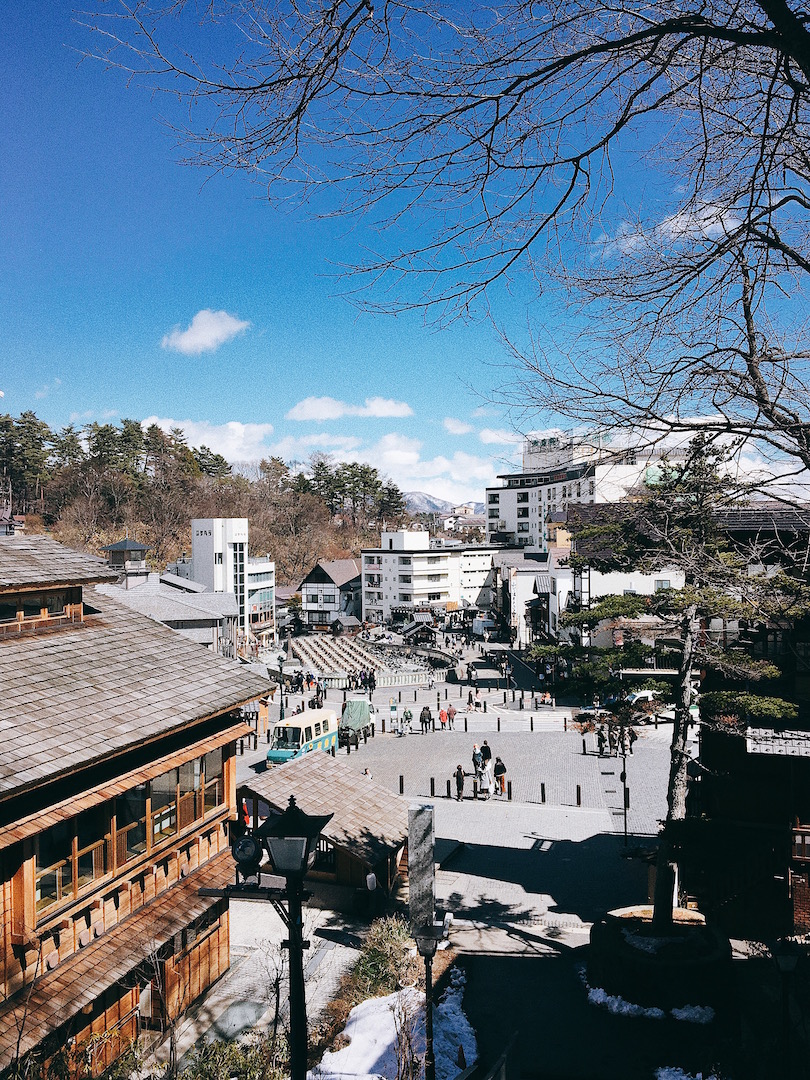 The view of the town from the steps leading up to Shirane Shrine © Yoshika Kon