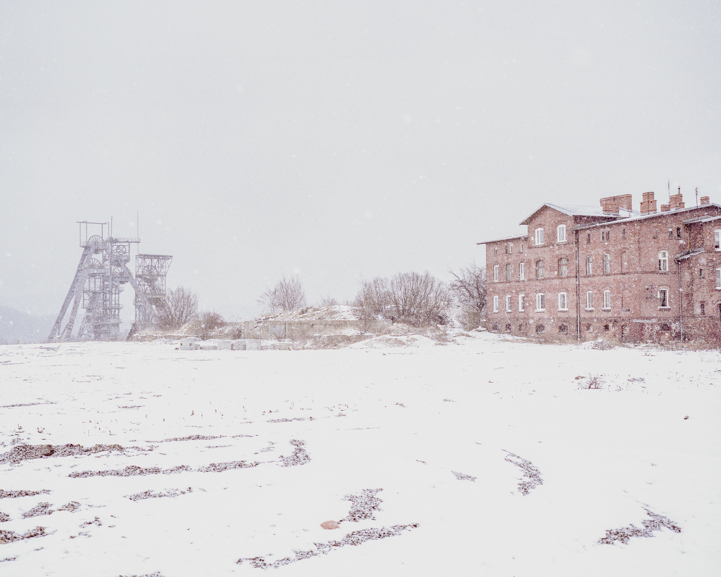 Wałbrzych, second biggest city of the region, was called the Polish Detroit until a few years ago. When in 1994 the coal mines – the industry that constituted the most important element of the local economy and identity – were closed, the city and its surroundings experienced an absolute economic collapse.