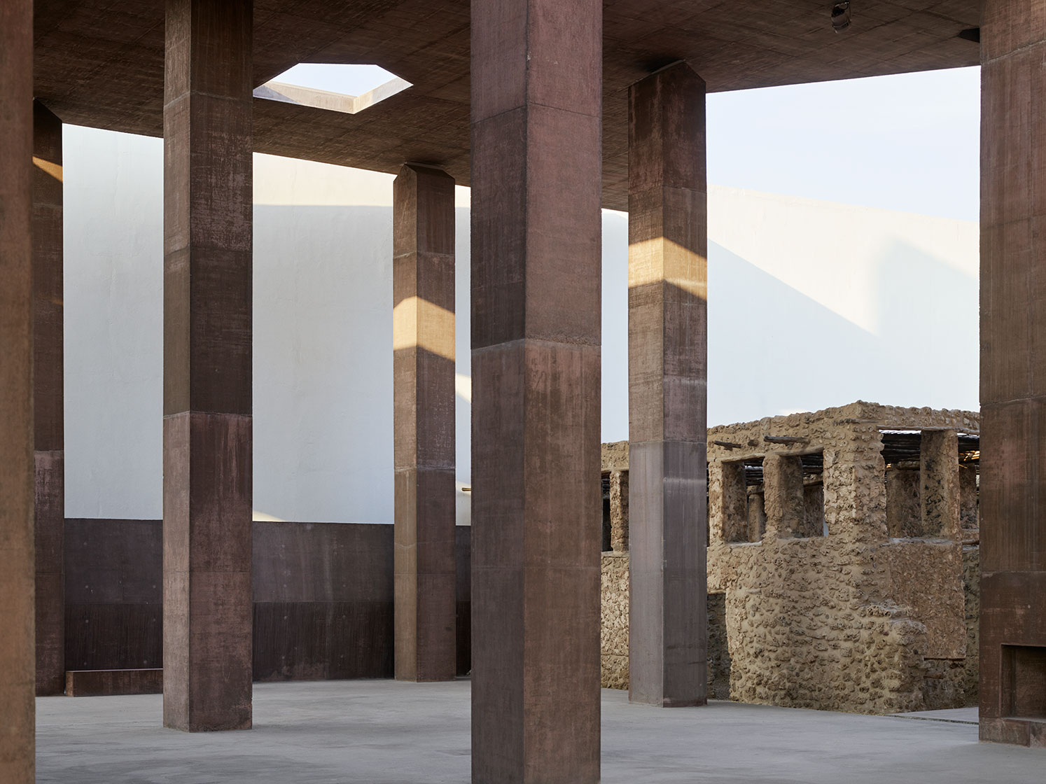 VALERIO OLGIATI - PEARLING PATH ENTRANCE - MUHARRAQ, BARHAIN