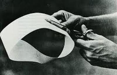 Lygia Clarks art work caminhandoes