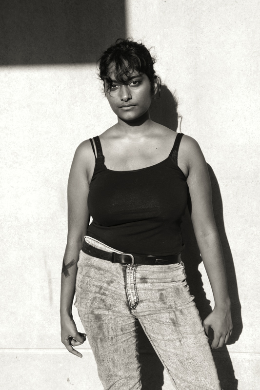 Maya Tharian  Fotografin: Jasmin Karim