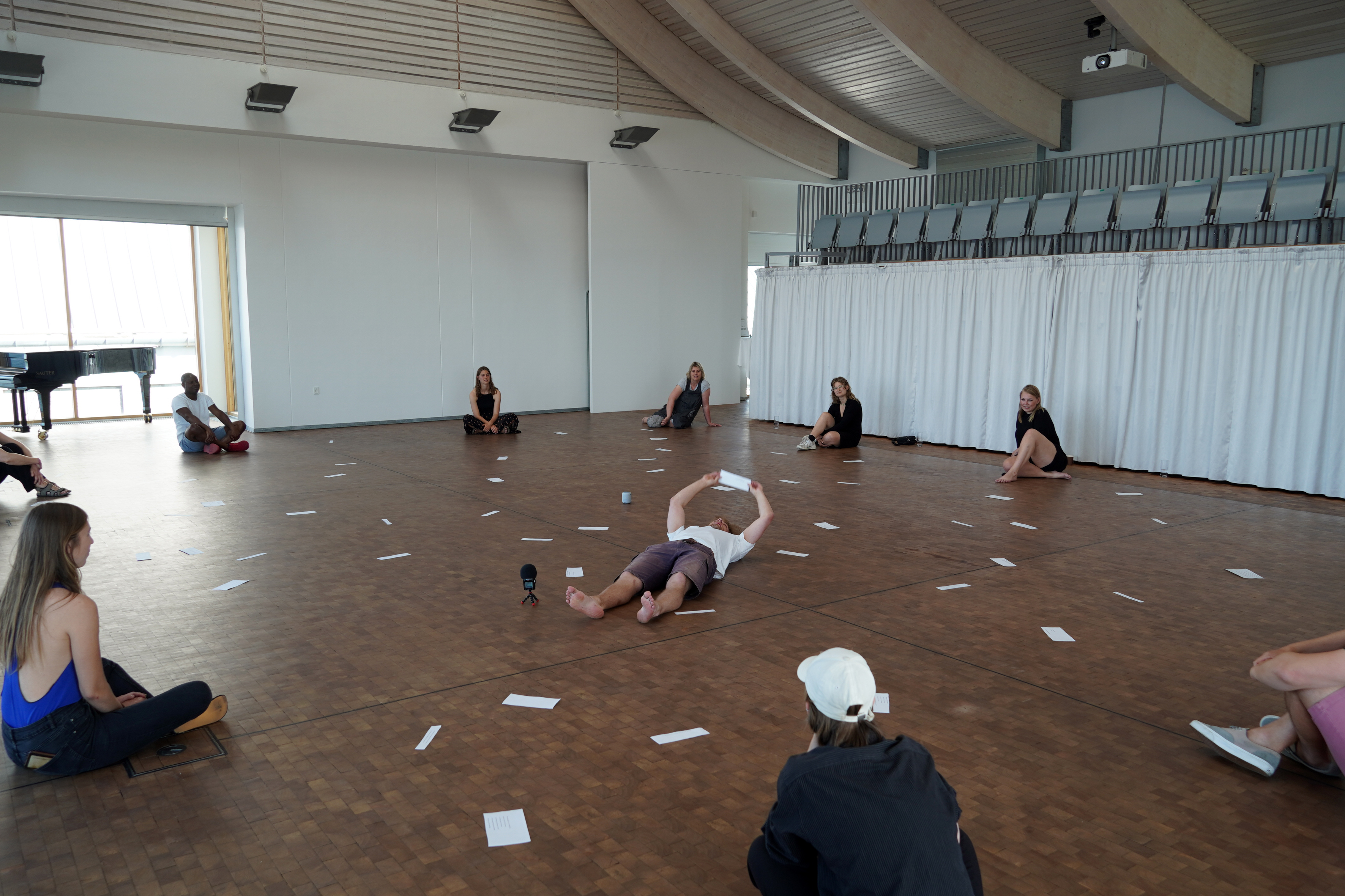 Documentation of the workshop Voice of Nammu by Nanna Lysholt Hansen, Utzon Center, Aalborg, 2021 (photocredit: Rikke Ehlers Nilsson)