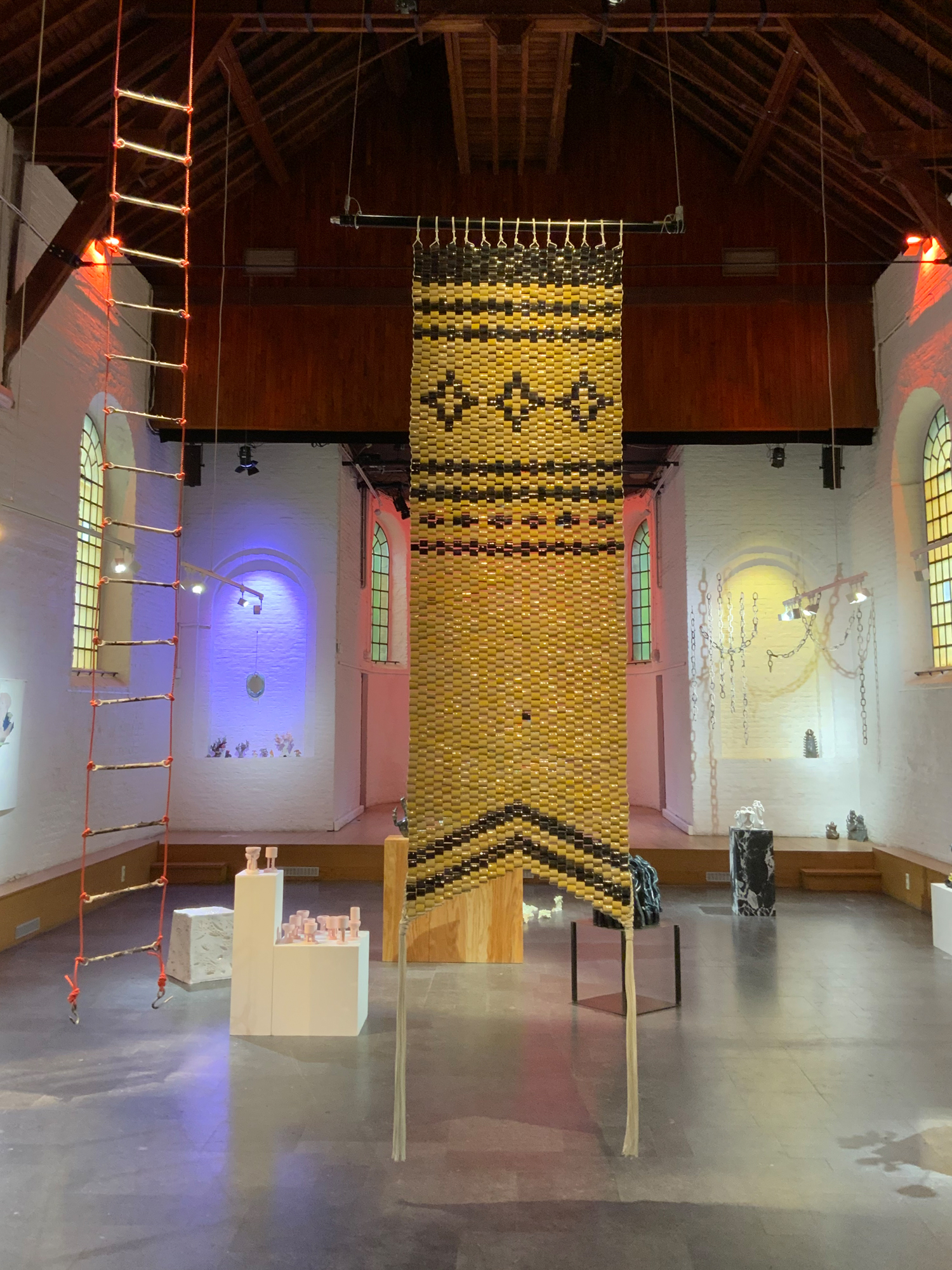 "George3, 2250 ceramic beads, nylon thread, 2023 - Recto