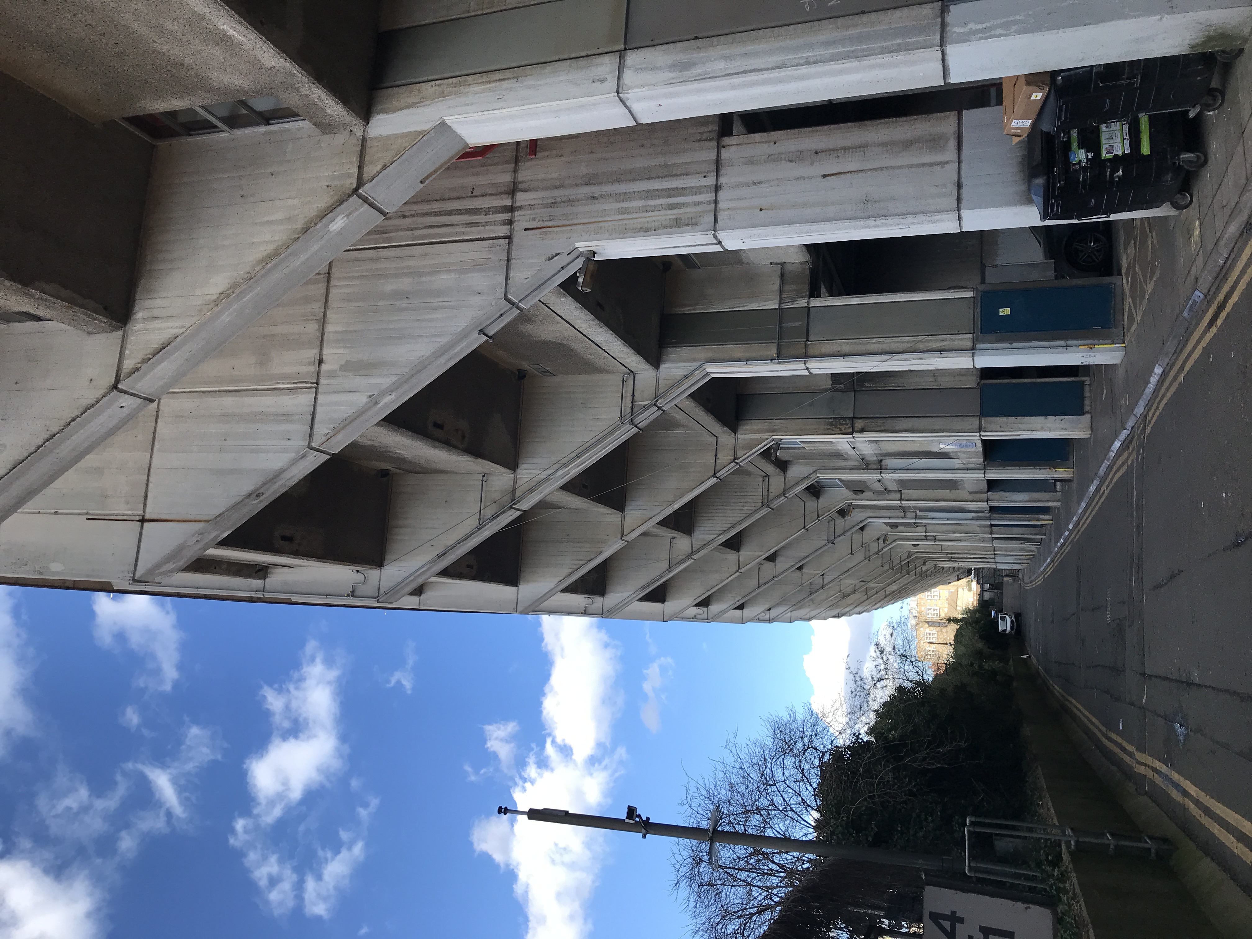 (59)  Alexandra Road service road