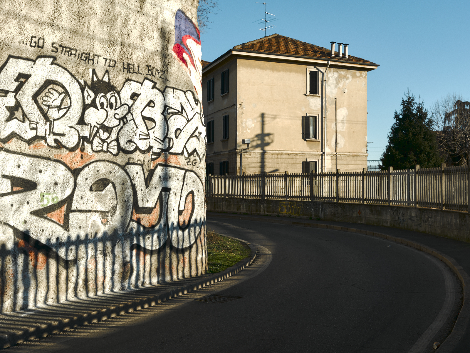 Graffiti / via Orwell, Rogoredo, 2020