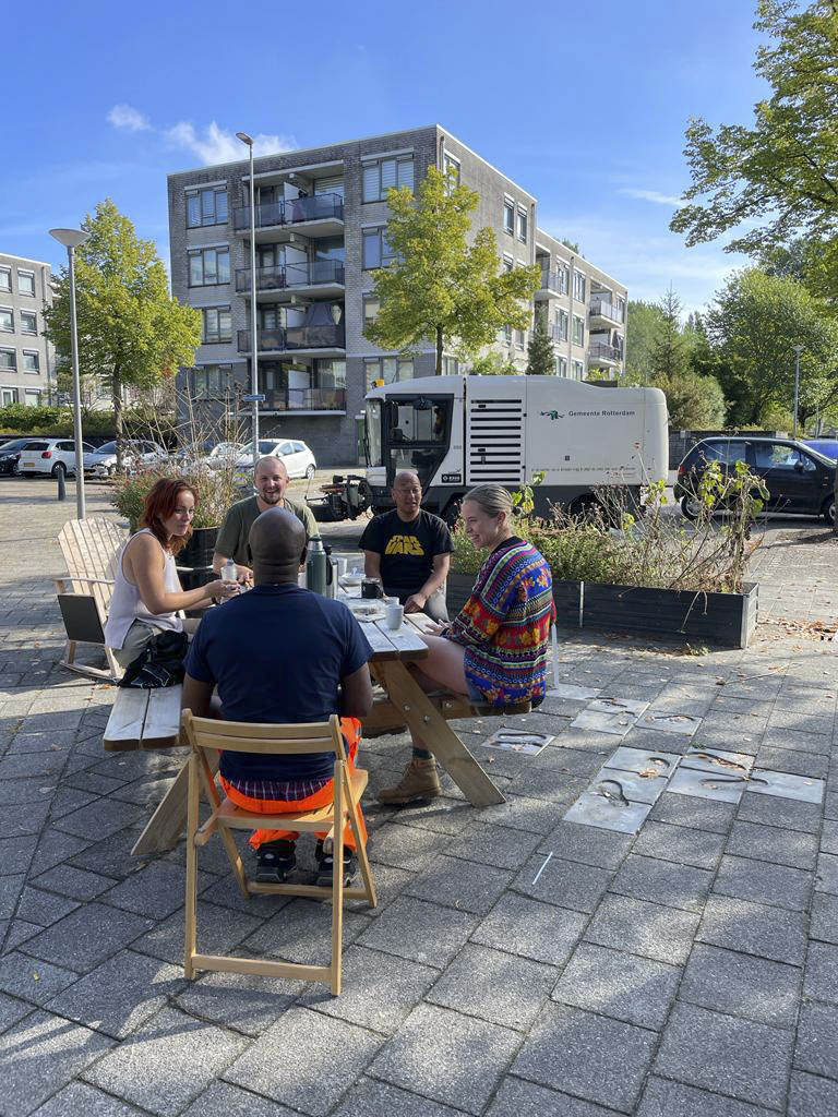 koffie-uur voor de buur