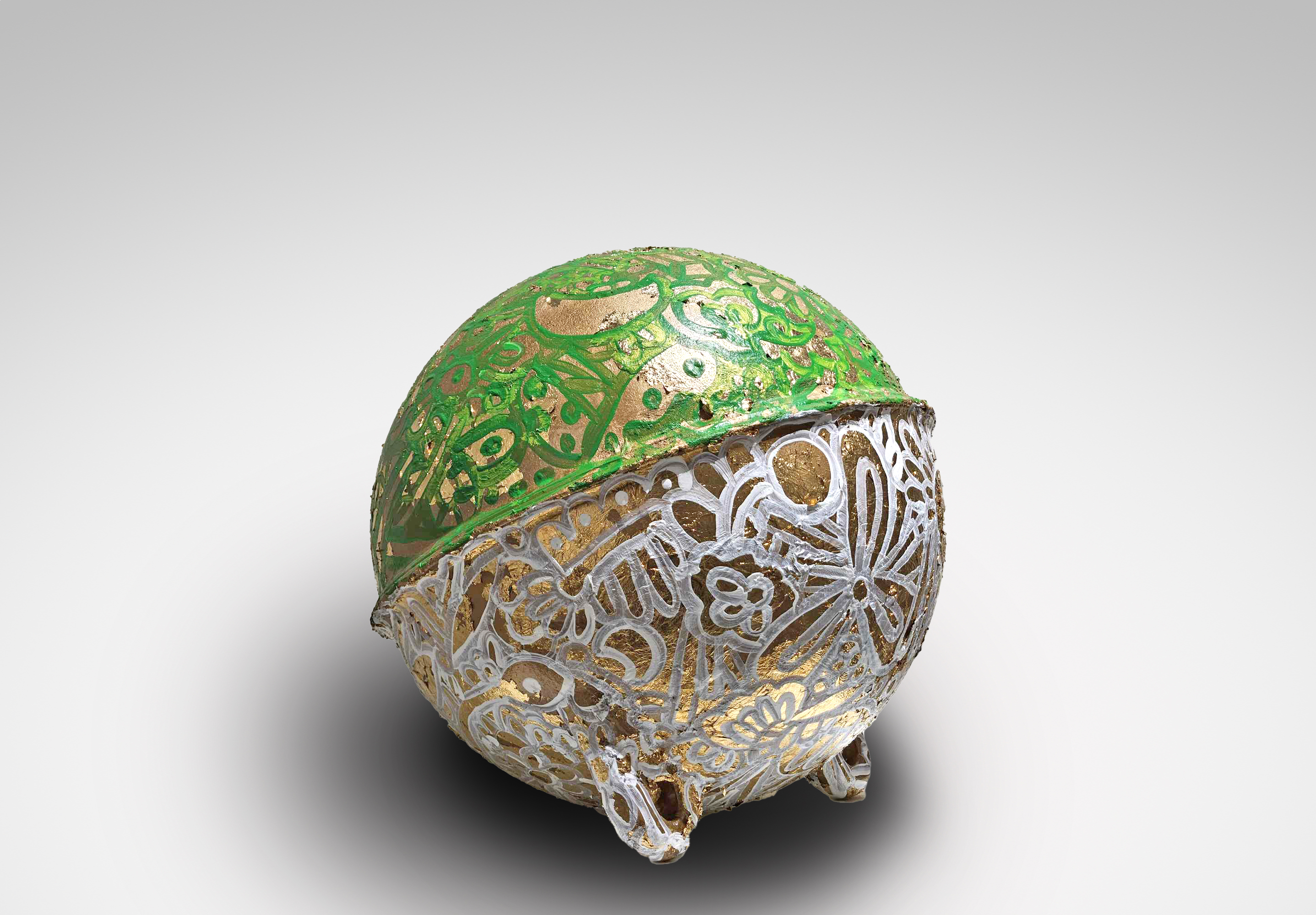 海洋上的星球。Planet on ocean。Acrylic color, Metal foil, ready-made objects,    Cm  Φ 33, 2023