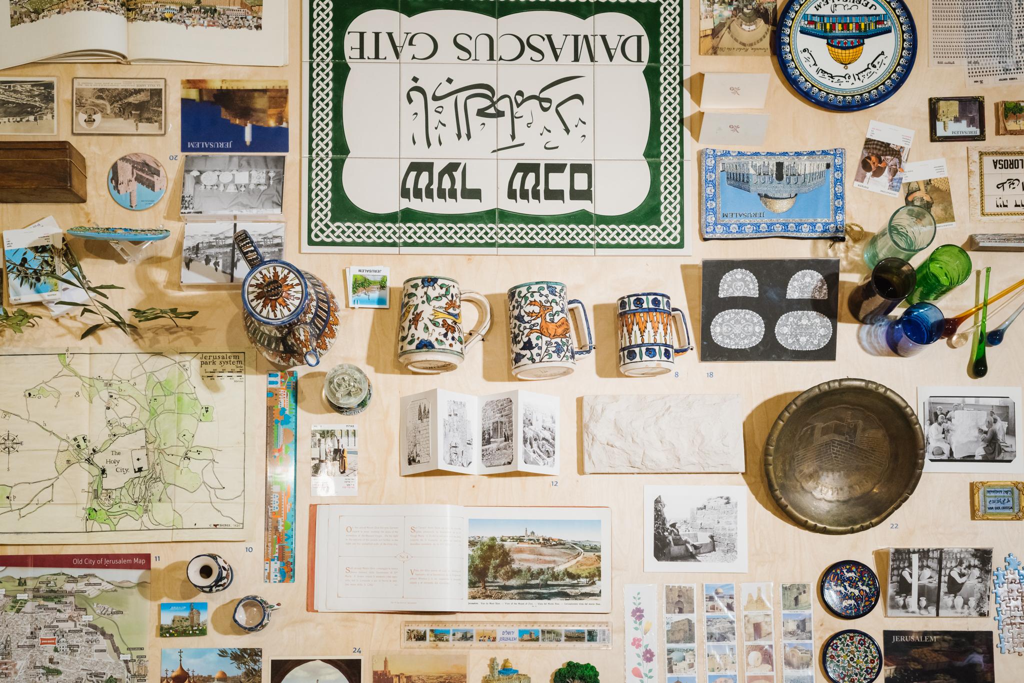 Pro Jerusalem Society 'found items' entrance table ©Dor Kedmi