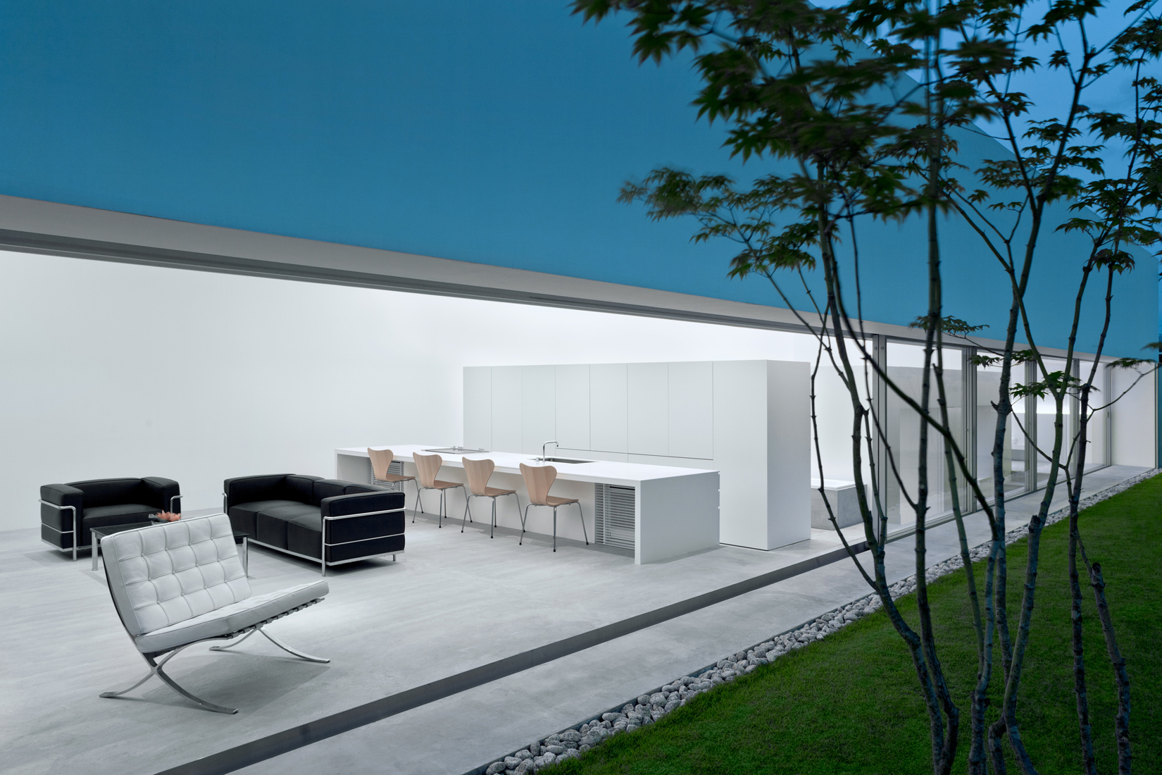 Warehouse, Shinichi Ogawa. Photo by jonathan-savoie