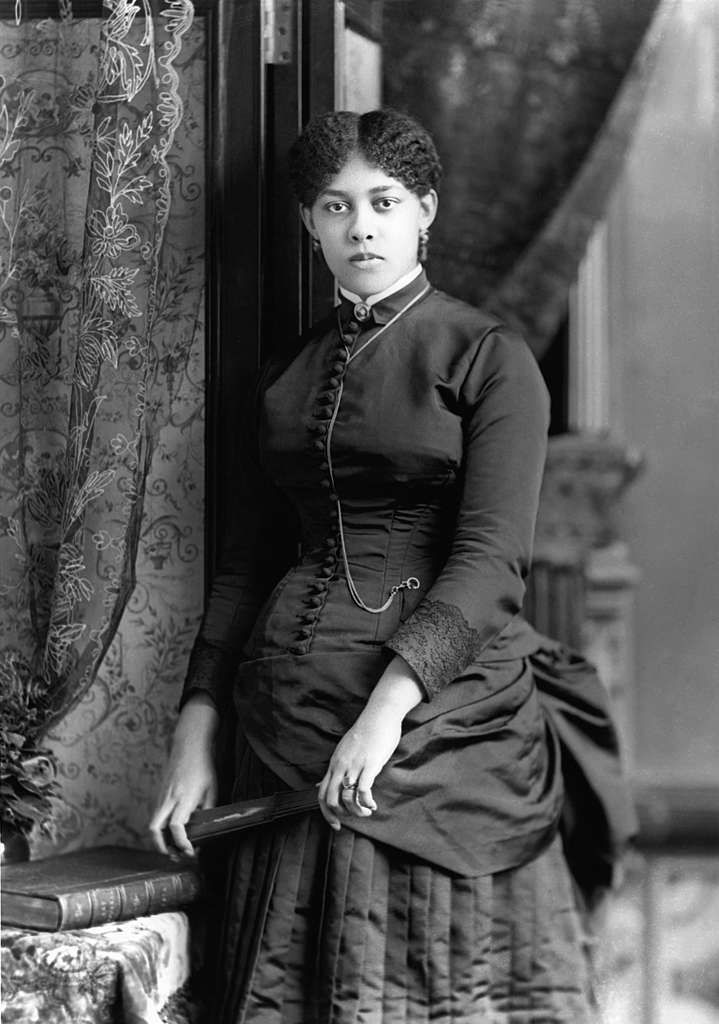 MISS GUILMARTIN, MONTREAL, QC,1885, WILLIAM NOTMAN & SON. © MUSÉE MCCORD MUSEUM