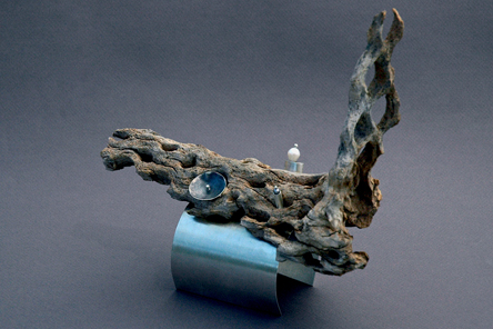 Classification-WeaponOrAdornment007 